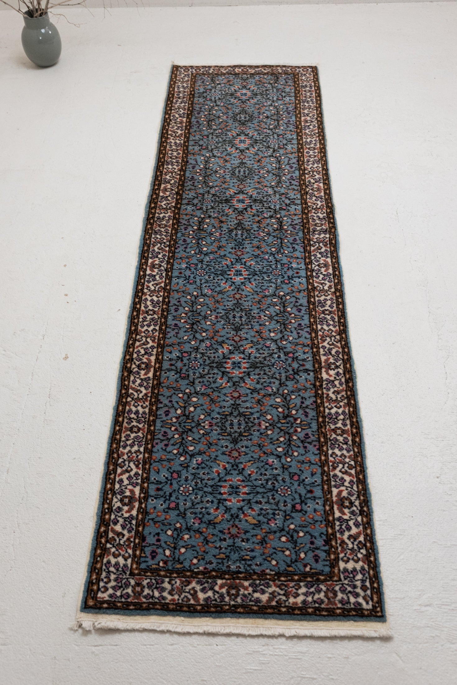 1&#39;11 x 7&#39;5 | Skinny Vintage Keyseri Runner | R-3715