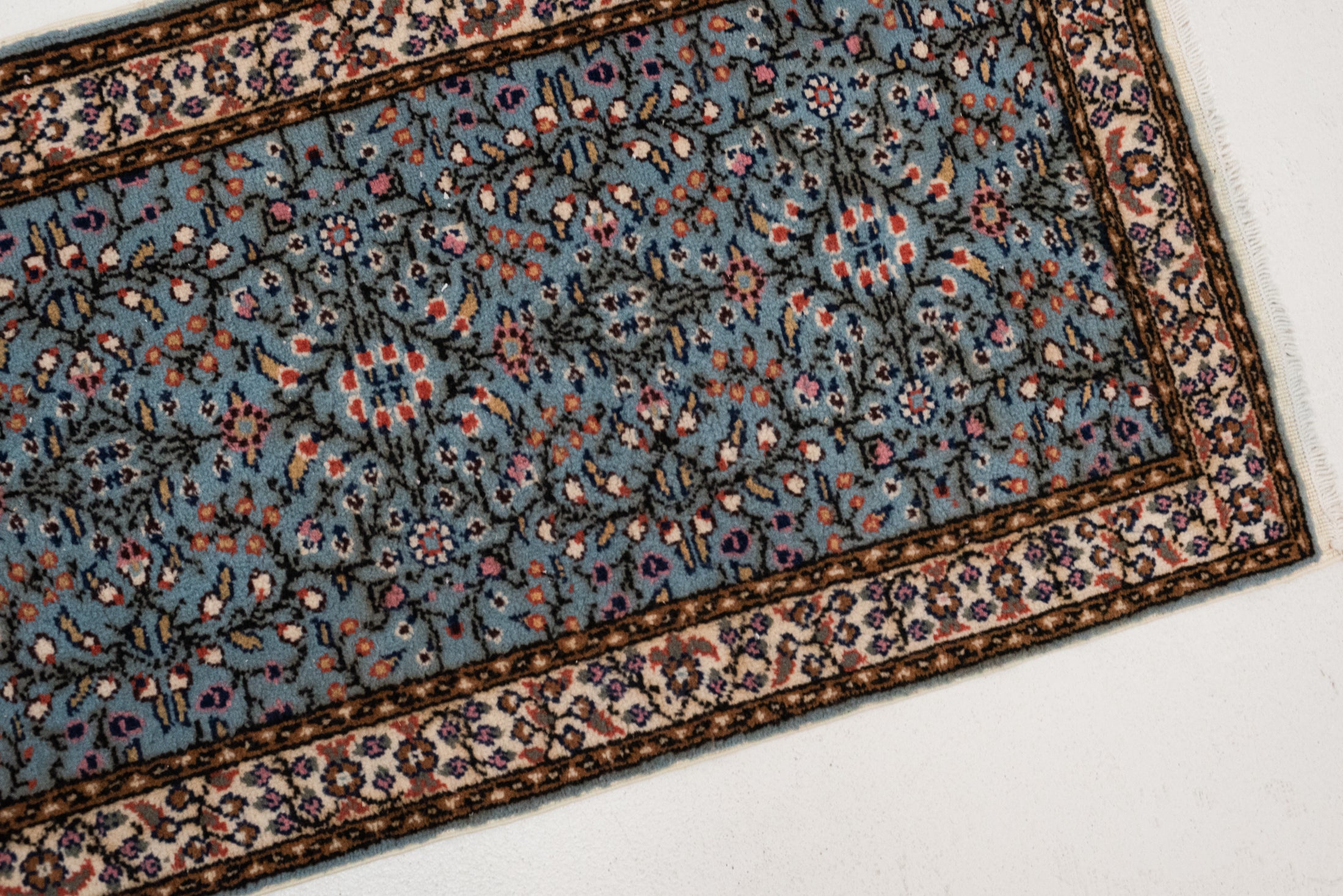 1&#39;11 x 7&#39;5 | Skinny Vintage Keyseri Runner | R-3715