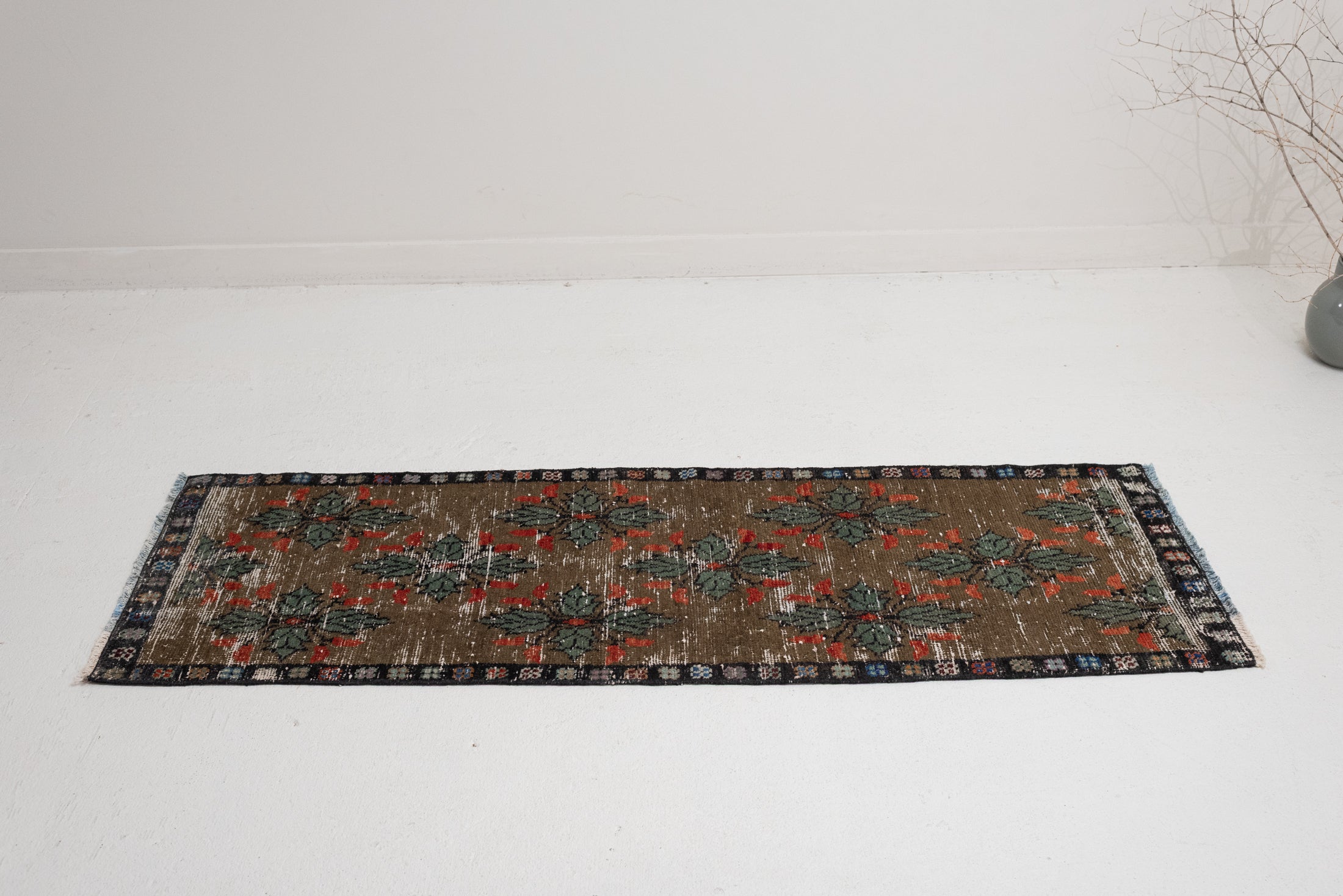 1&#39;8 x 5&#39;4 | R-3716