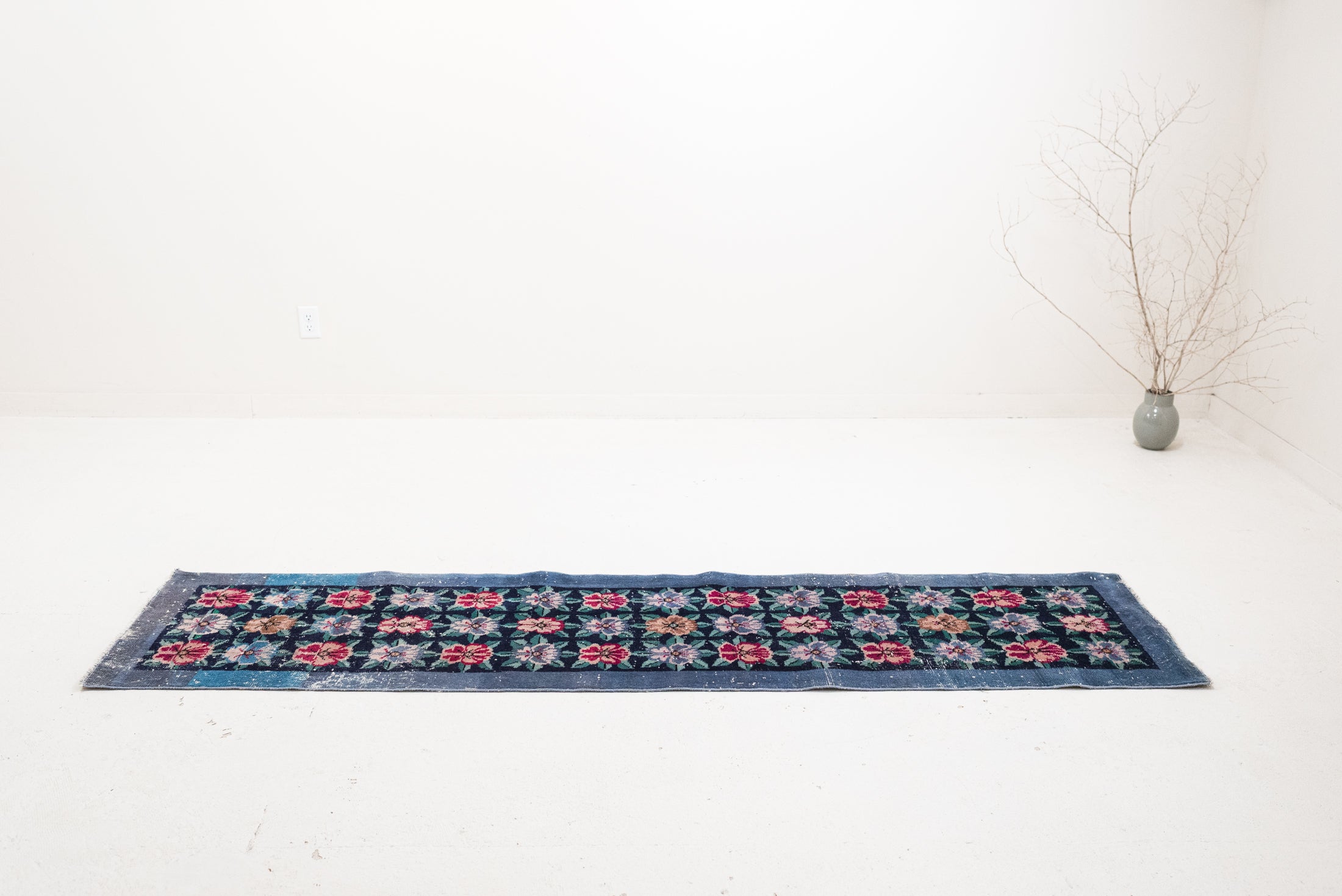 2'3 x 8'5 | R-4535