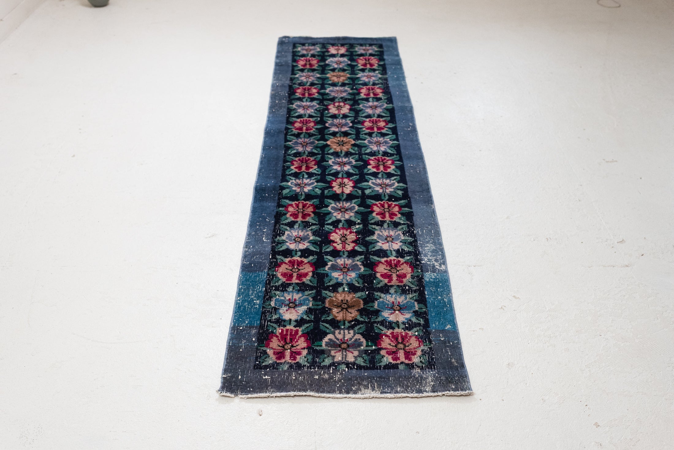 2'3 x 8'5 | R-4535