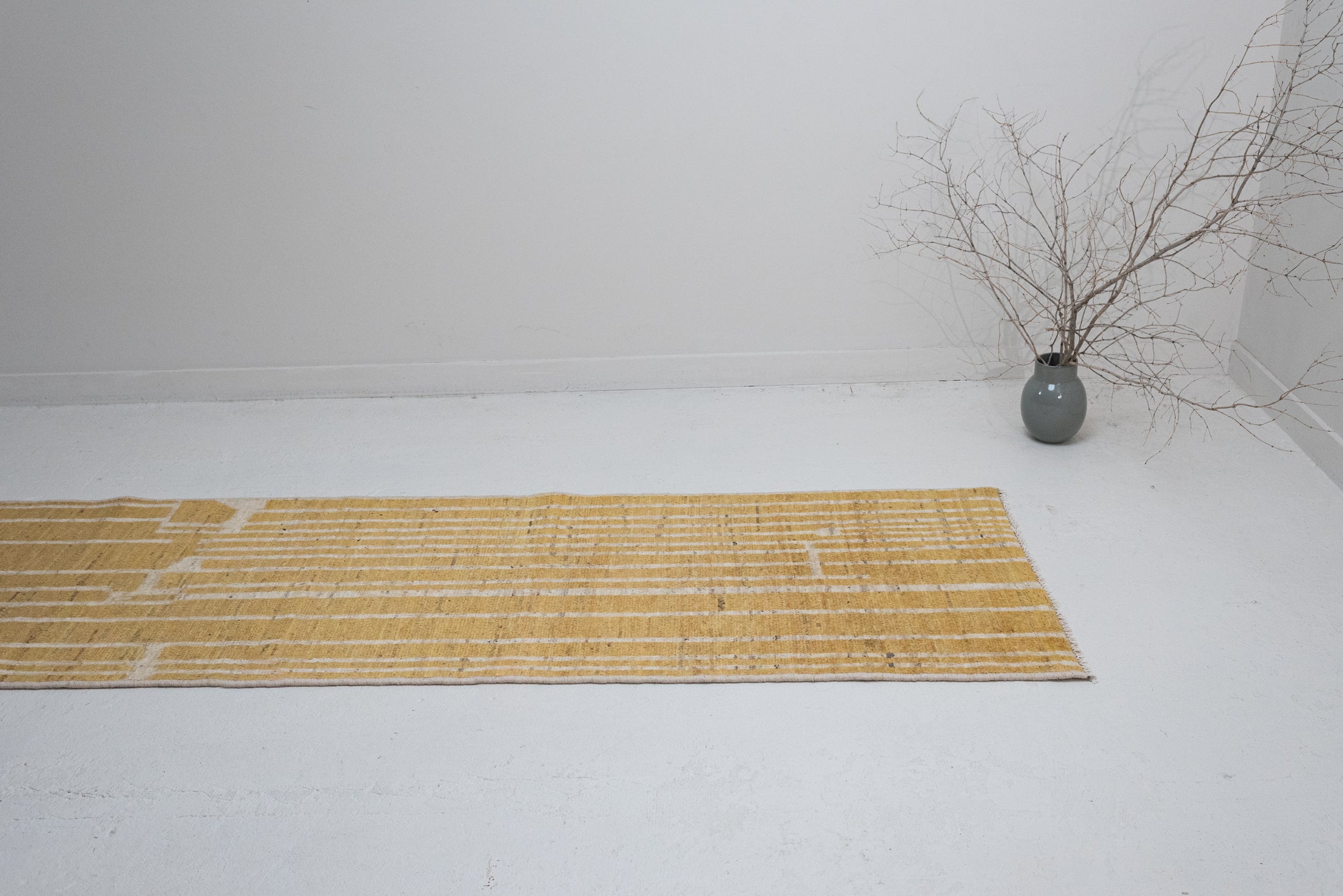 2&#39;6 x 9&#39;8 | Vintage Gold Runner | CE-R-3407