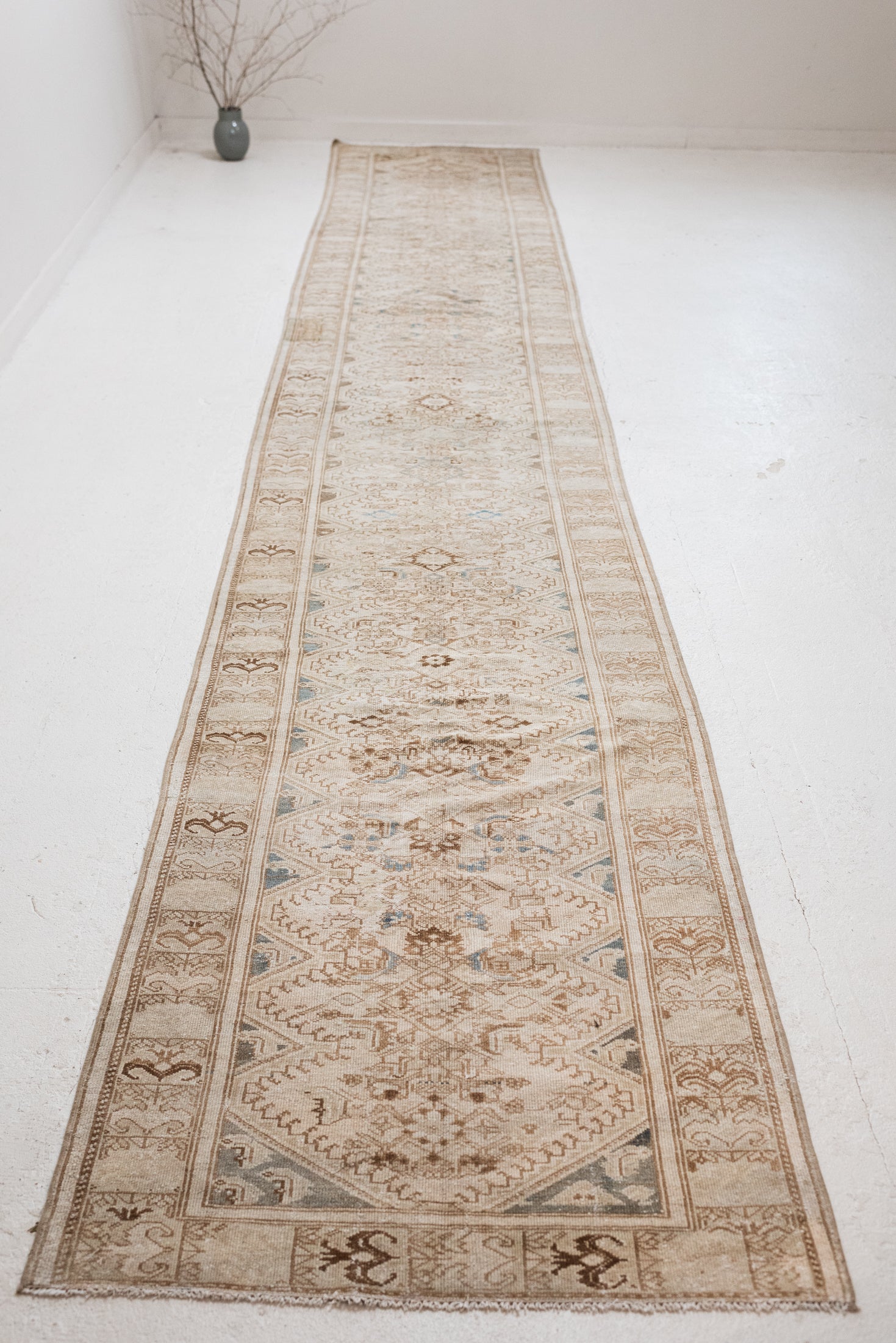 3'0 x 18'1 | R-4545