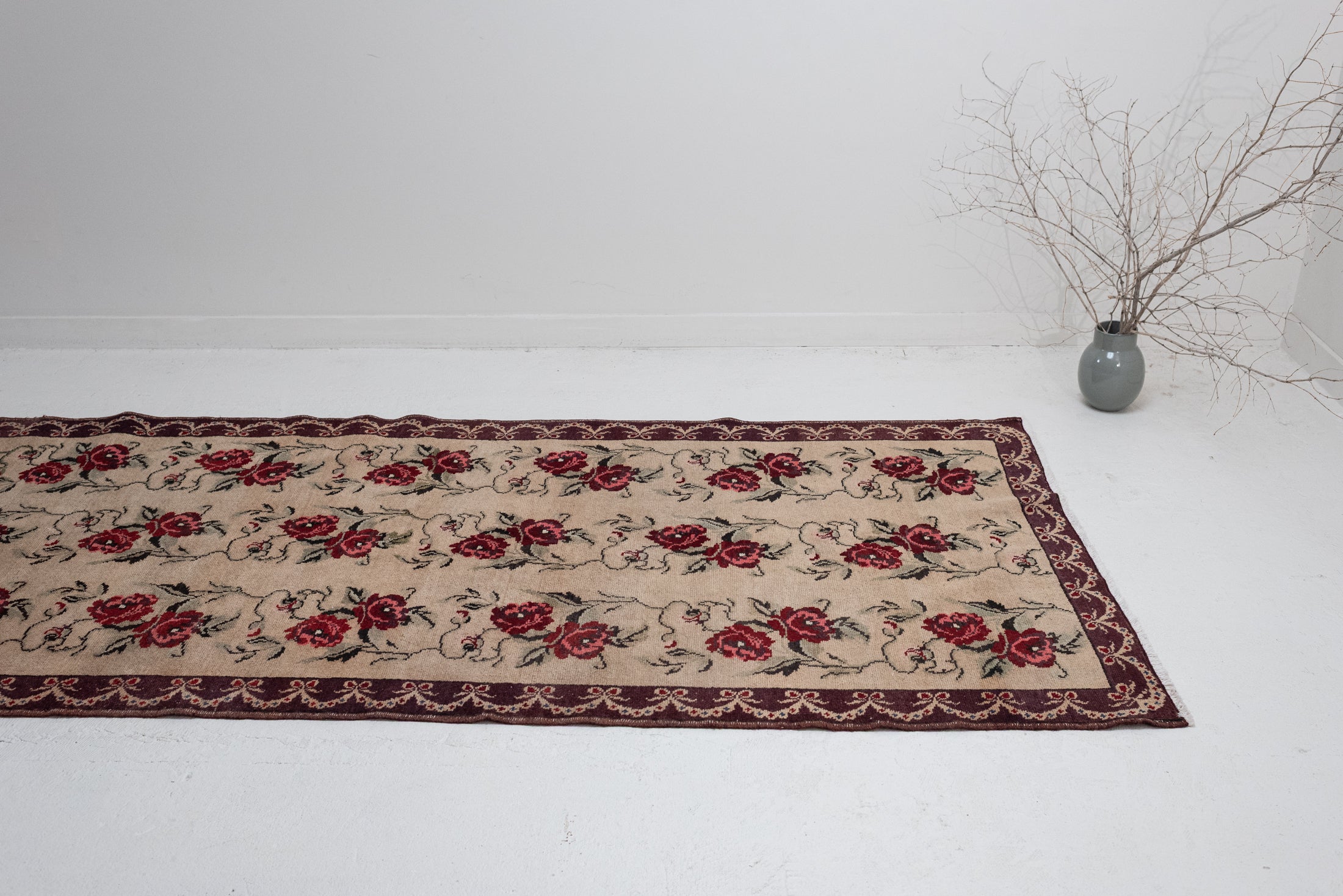 3&#39;10 x 9&#39;11 | Wide Floral Runner | R-3704