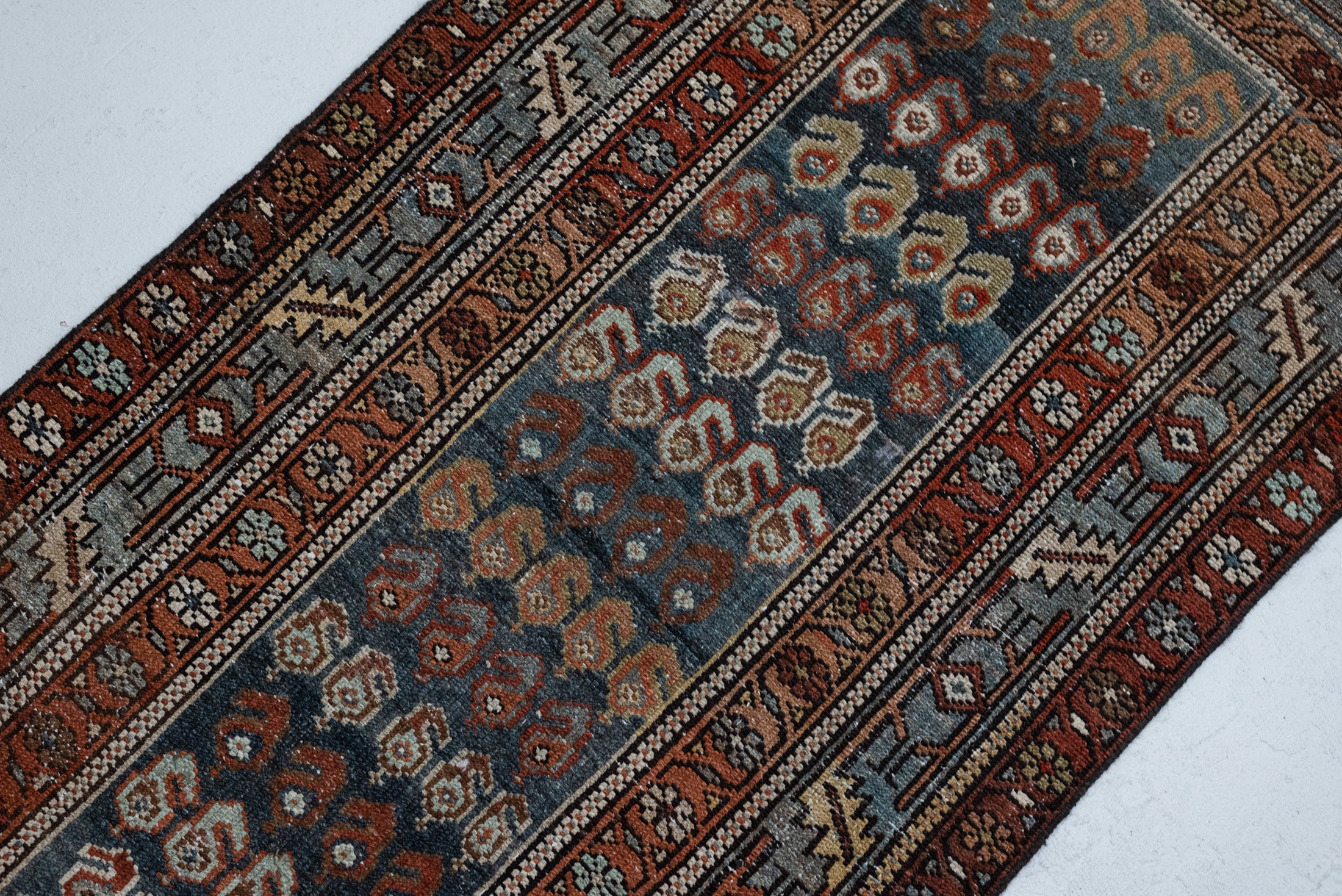 3&#39;2 x 12&#39;6 | Beautiful Muted Vintage Runner | CE-R-3345