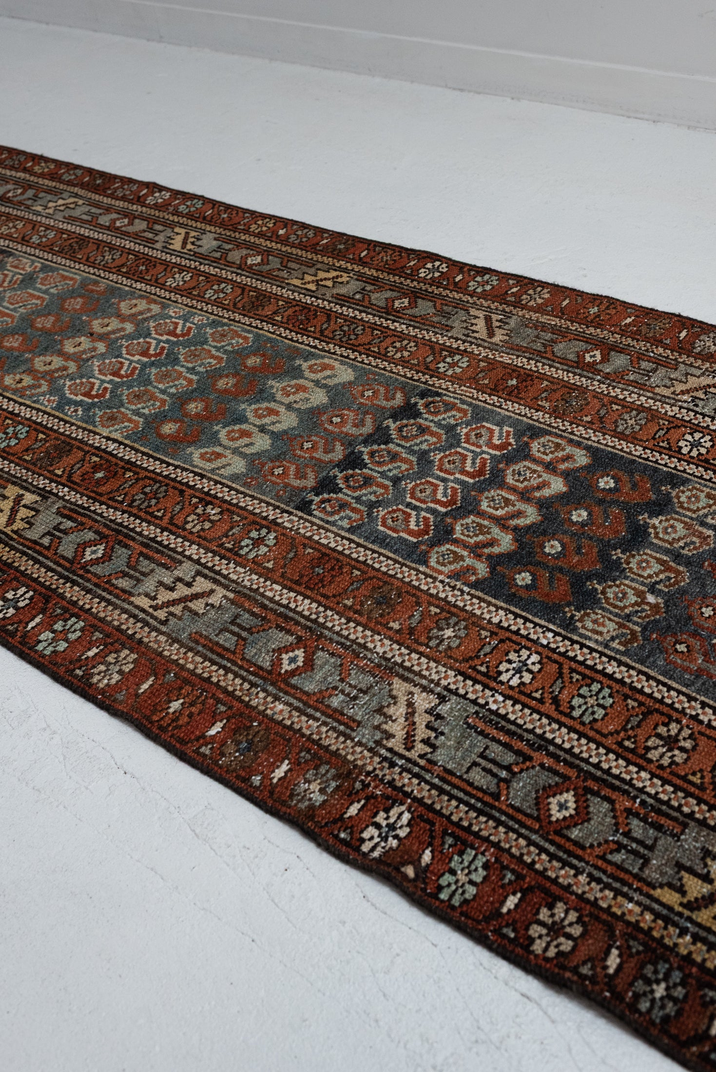 3&#39;2 x 12&#39;6 | Beautiful Muted Vintage Runner | CE-R-3345