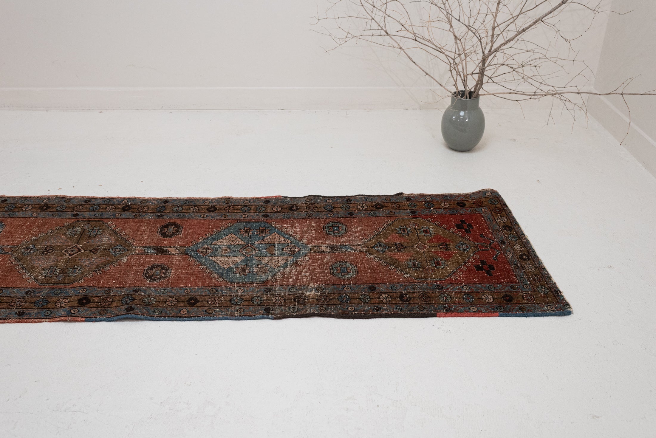 2&#39;1 x 12&#39;0 | Skinny Heriz Vintage Runner | CE-R-3348