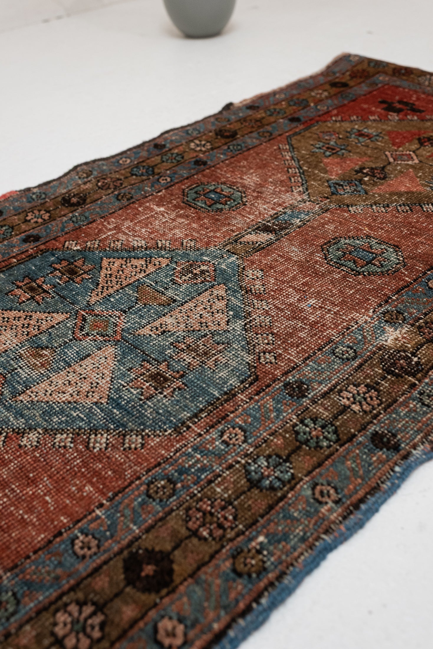 2&#39;1 x 12&#39;0 | Skinny Heriz Vintage Runner | CE-R-3348