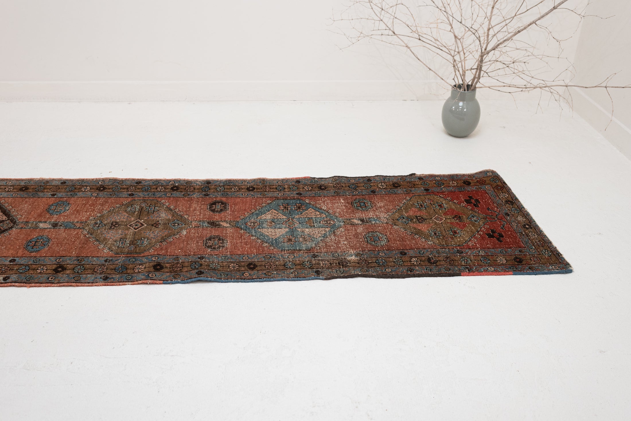 2&#39;1 x 12&#39;0 | Skinny Heriz Vintage Runner | CE-R-3348