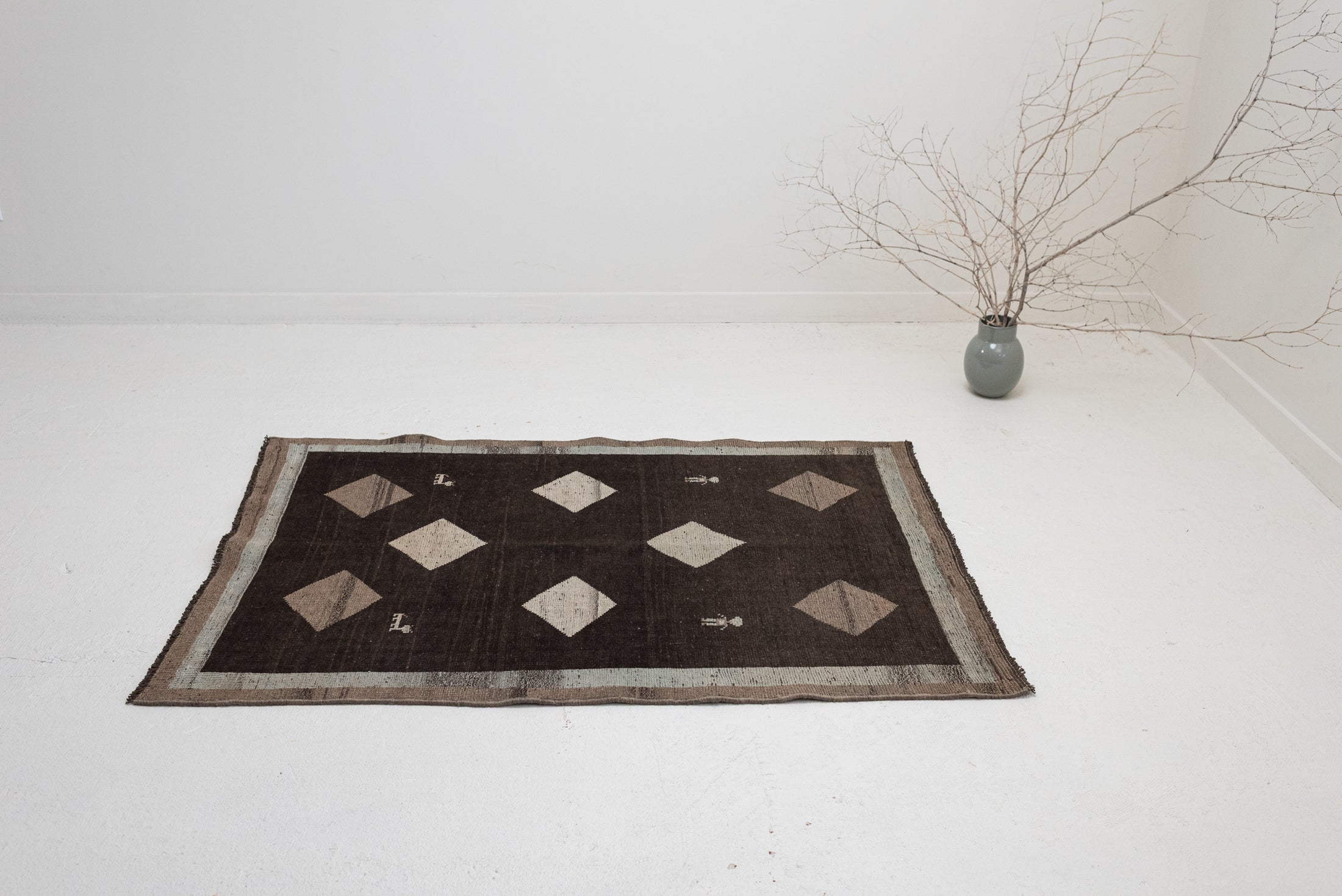 3&#39;5 x 5&#39;0 | Diamond Gabbeh Rug | CE-W-3418