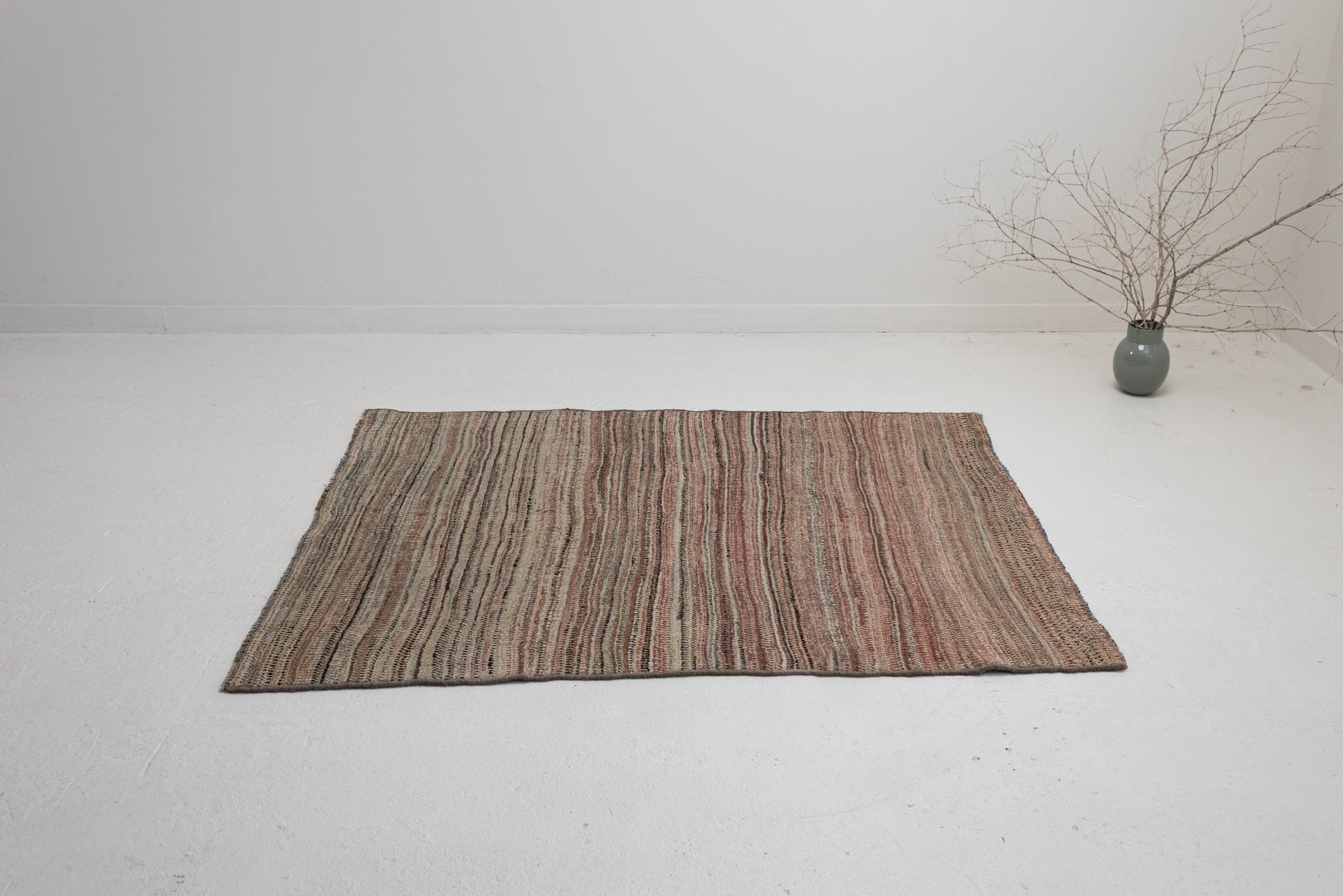 4&#39;4 x 5&#39;7 | Multicolored Gabbeh Rug | G-3782