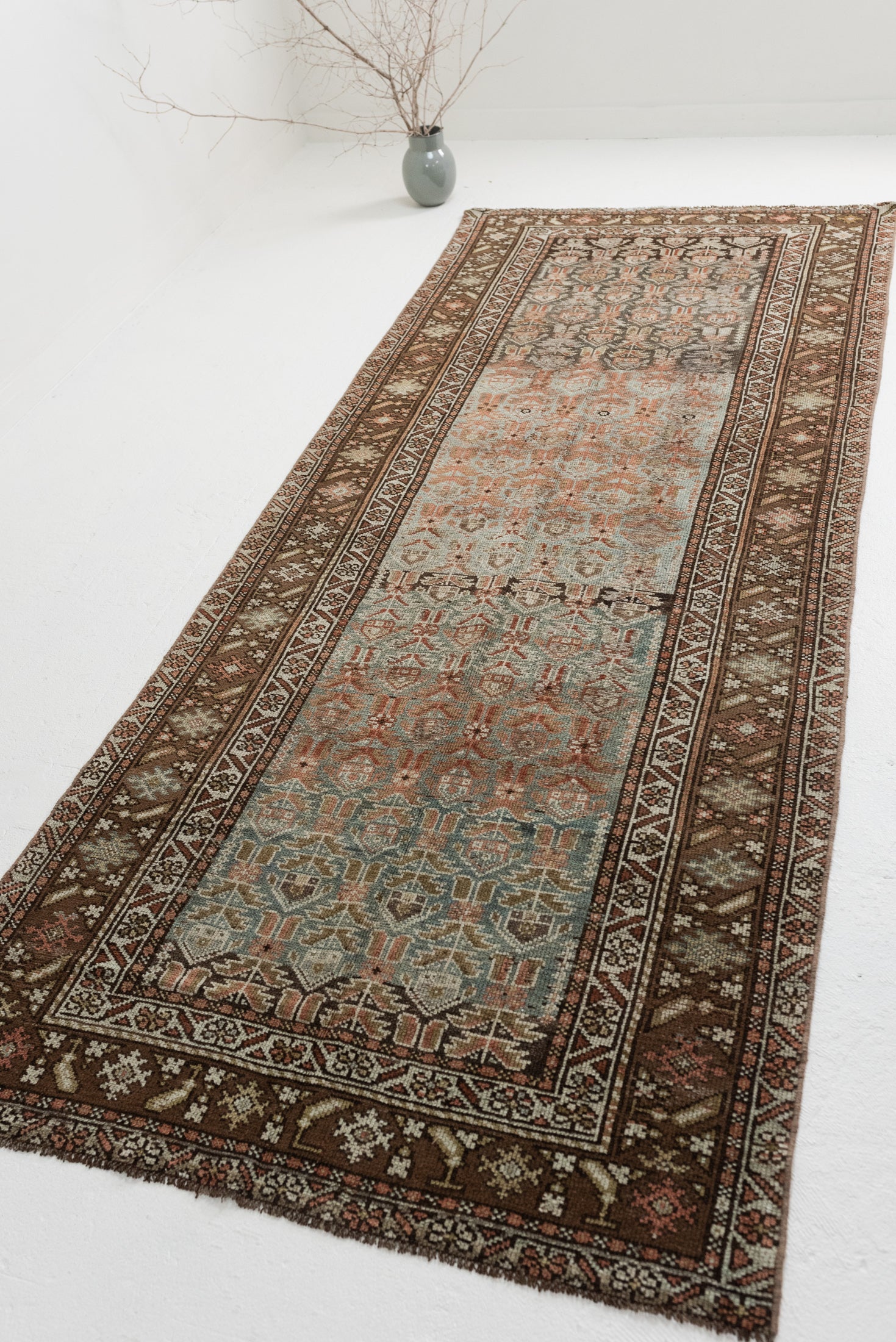 3&#39;9 x 9&#39;8 | Wide Malayer Runner | Designers R-2910