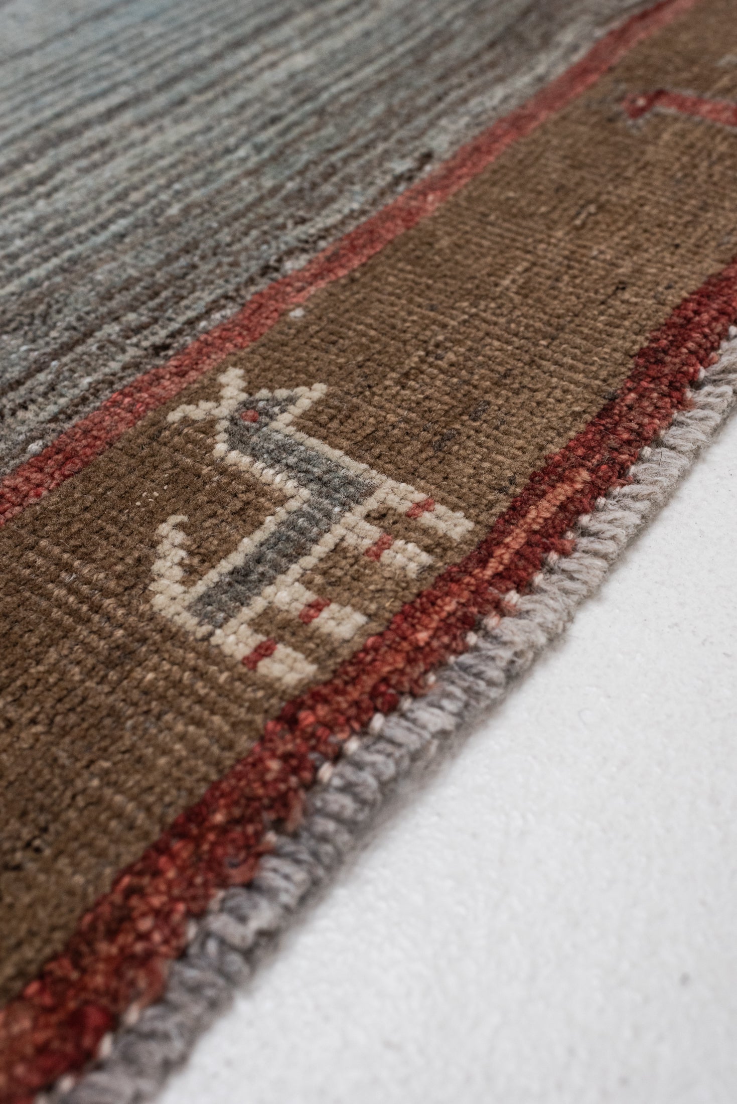 4&#39;6 x 6&#39;10 | Vintage Peacock Gabbeh Rug | G-3783