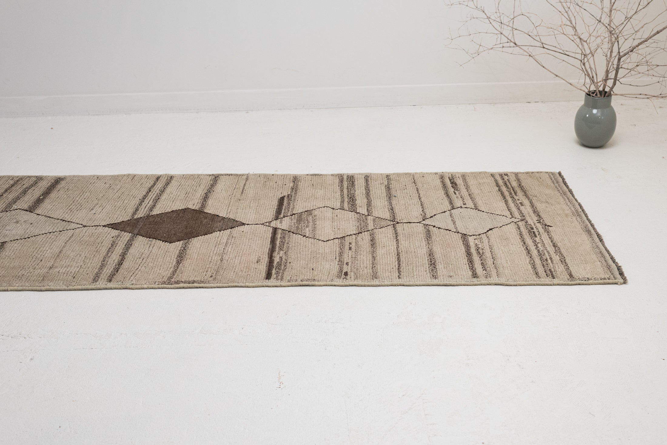 2&#39;7 x 9&#39;10 | G-3776