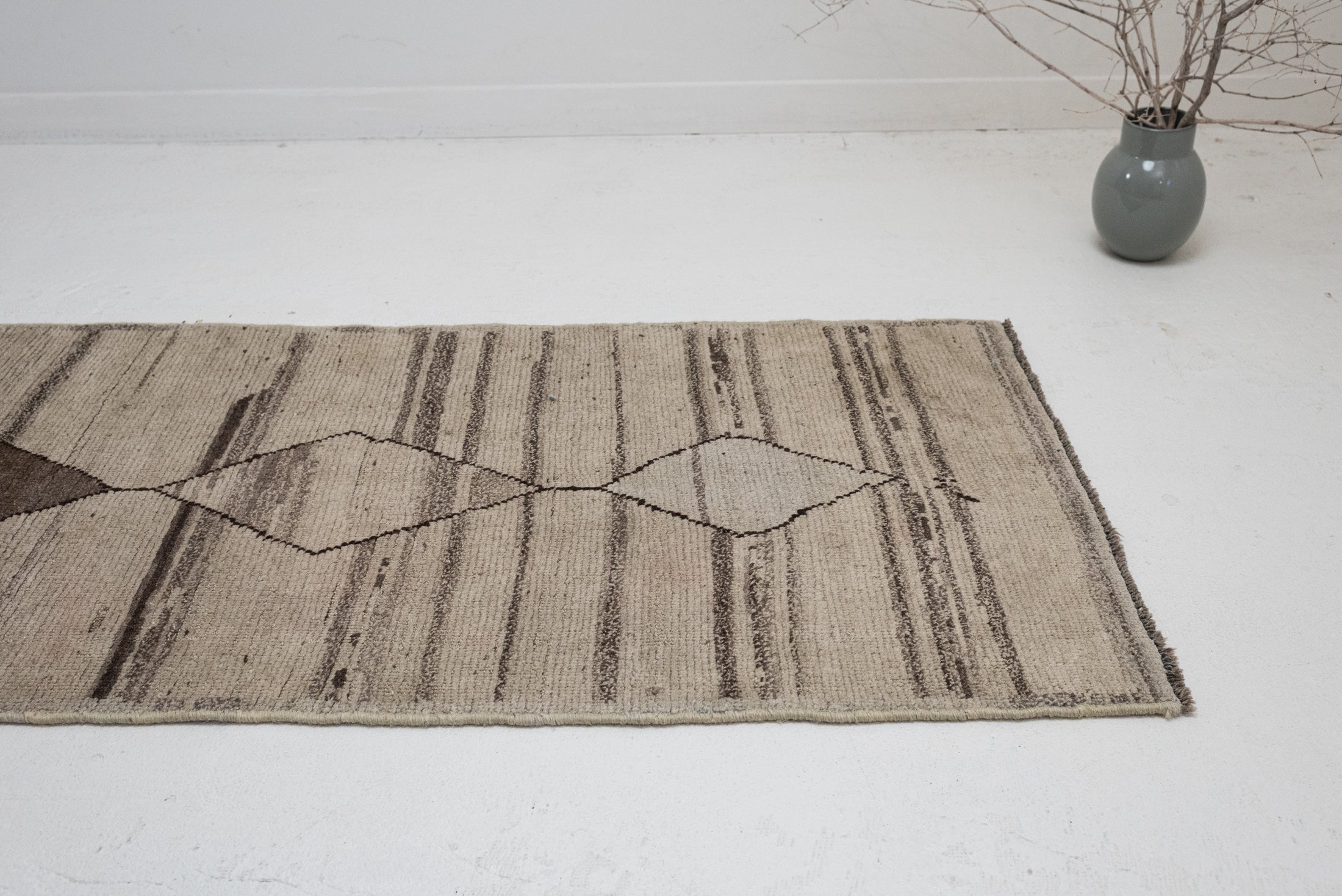 2&#39;7 x 9&#39;10 | G-3776