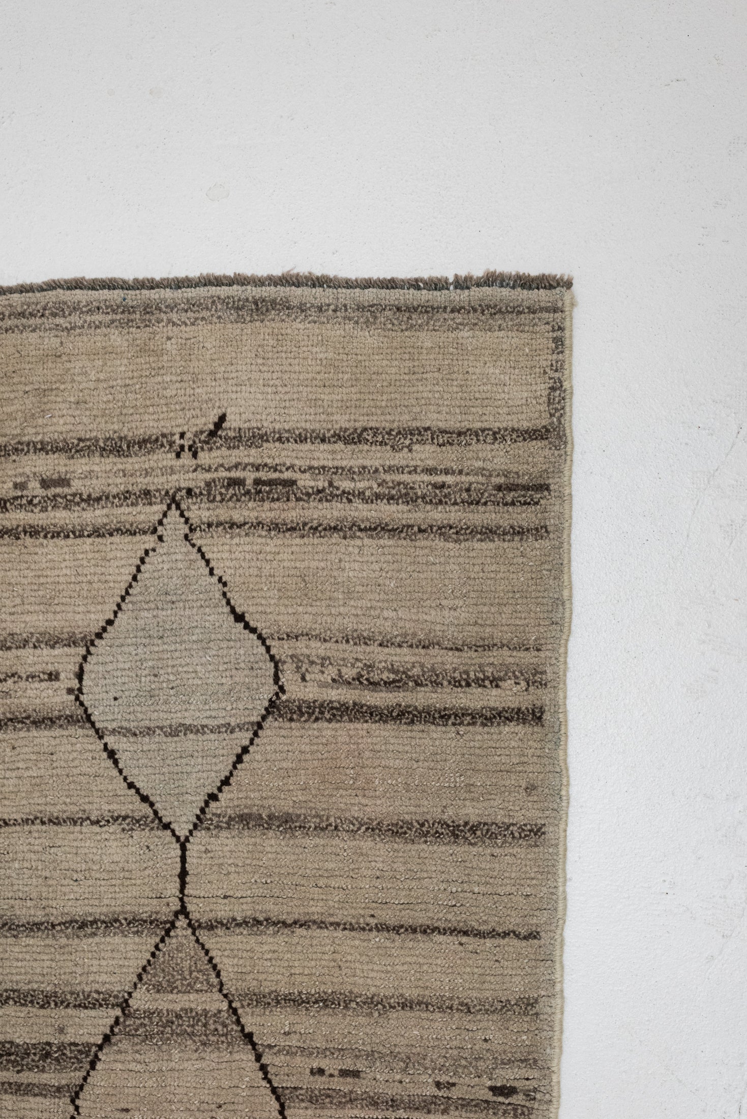 2&#39;7 x 9&#39;10 | G-3776