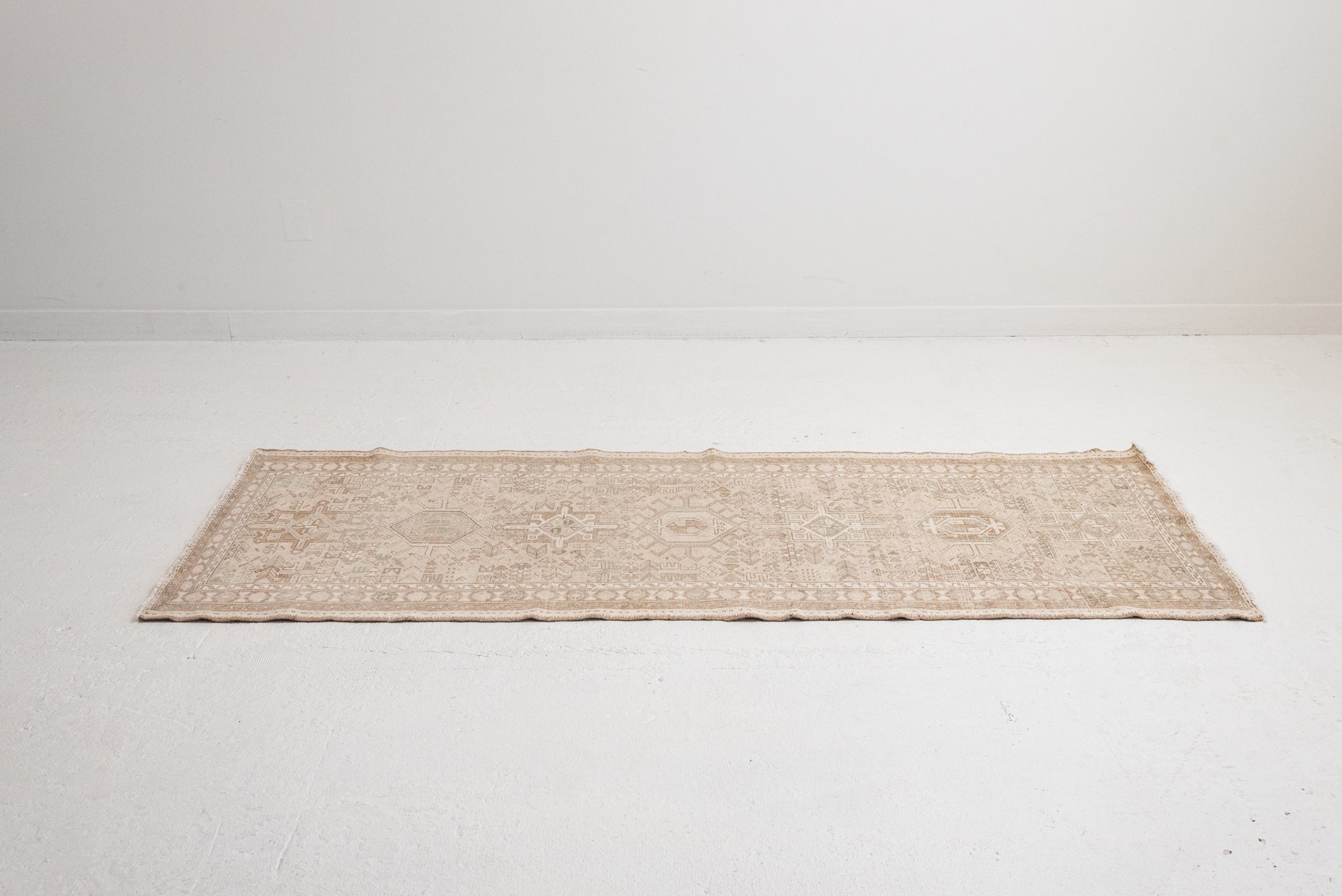 2&#39;7 x 7&#39;3 | CE-R-3337