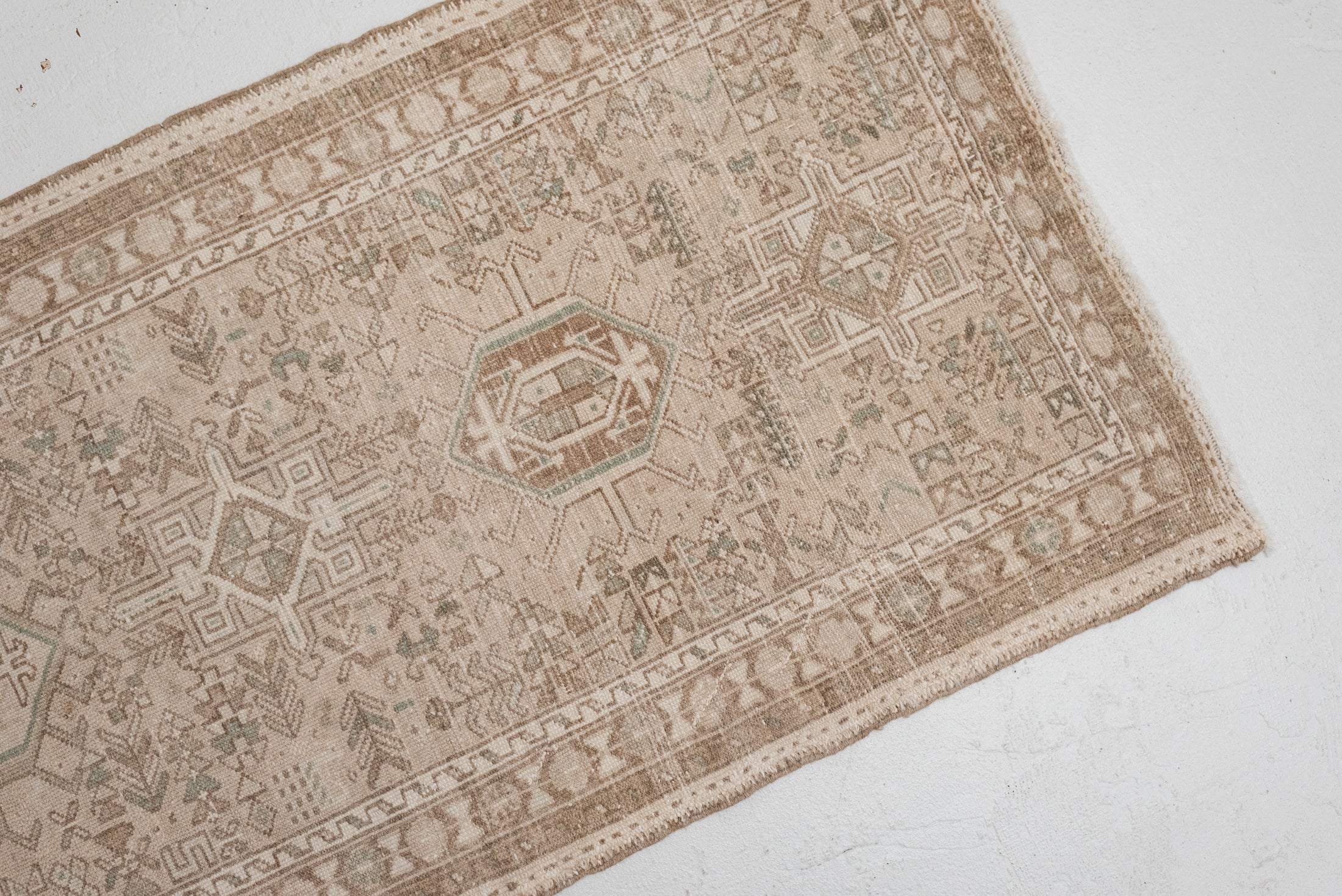 2&#39;7 x 7&#39;3 | CE-R-3337