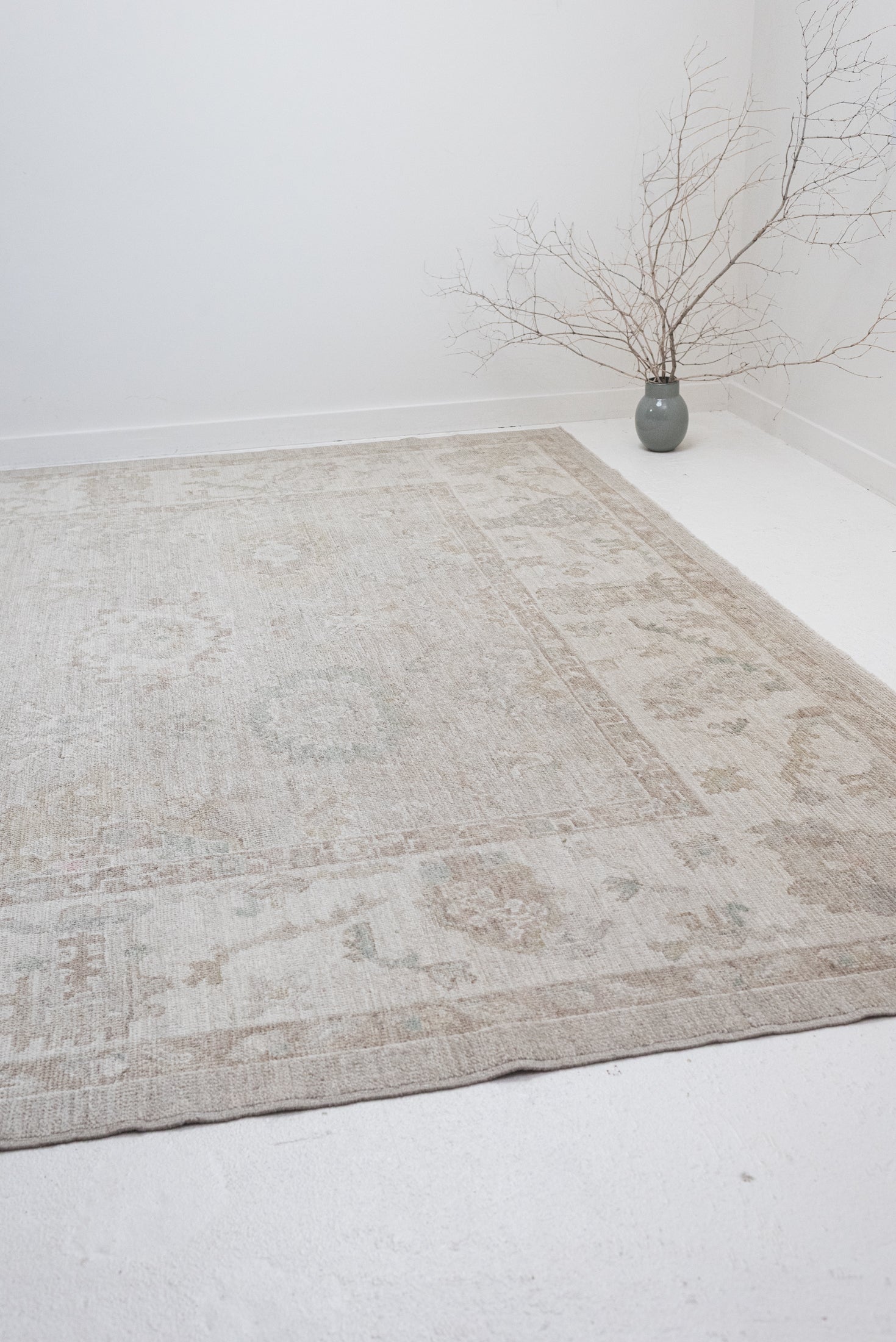9&#39;6 x 12&#39;4 | Modern Neutral Oushak | CE-L-3398