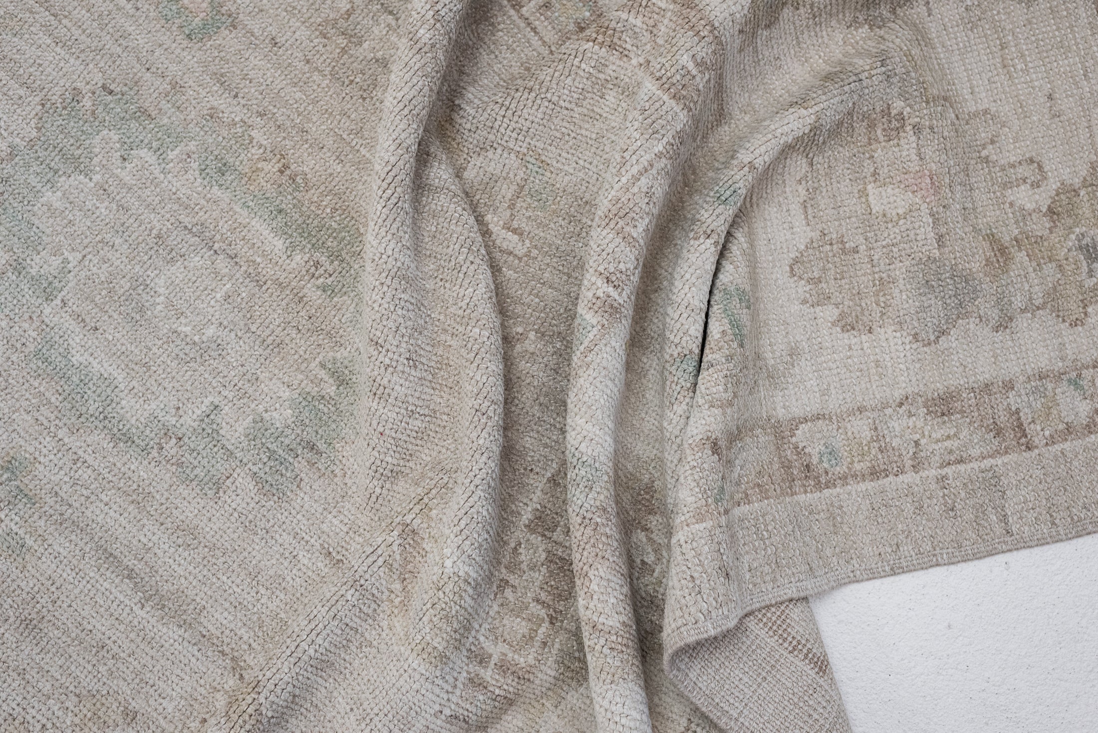 9&#39;6 x 12&#39;4 | Modern Neutral Oushak | CE-L-3398