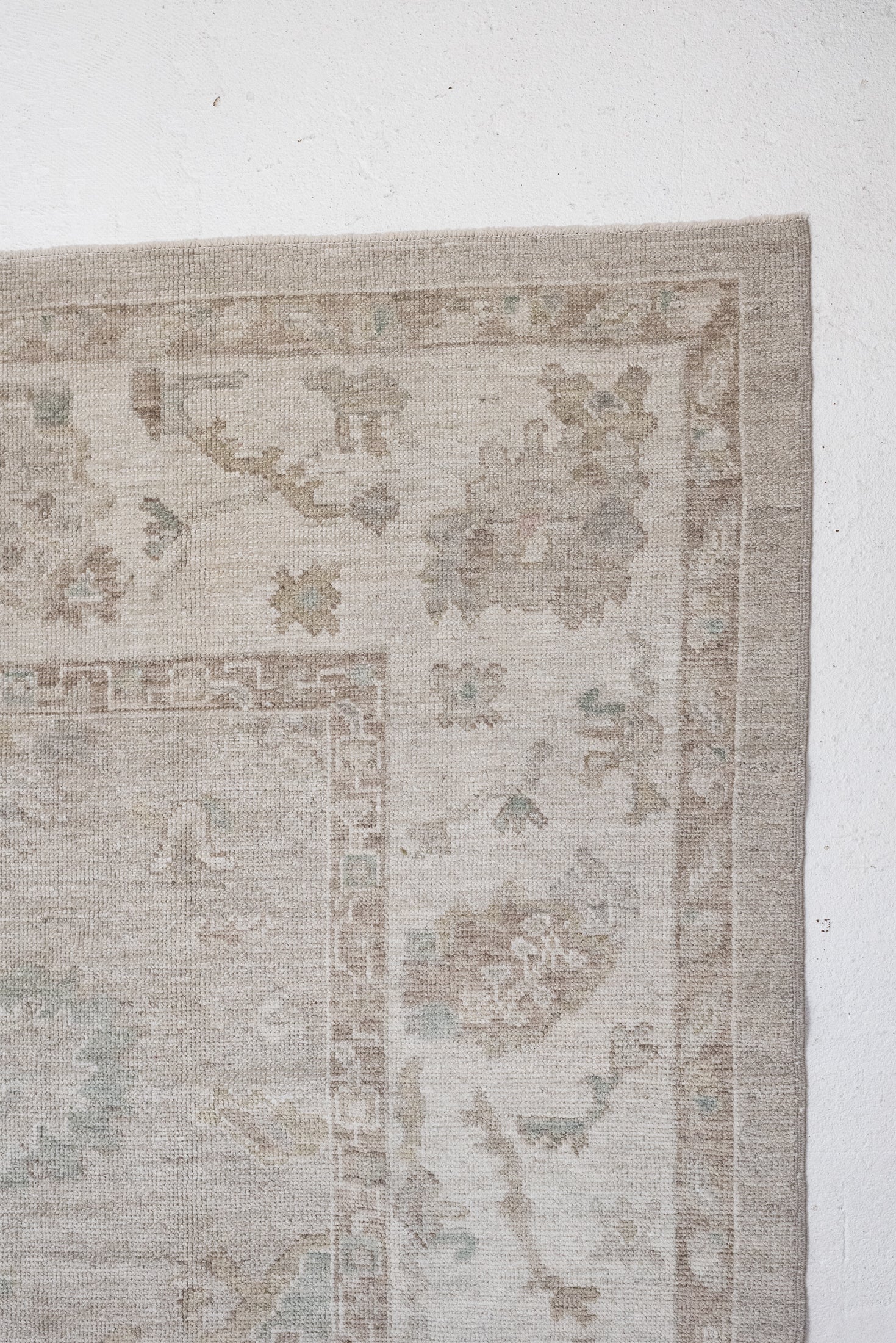 9&#39;6 x 12&#39;4 | Modern Neutral Oushak | CE-L-3398