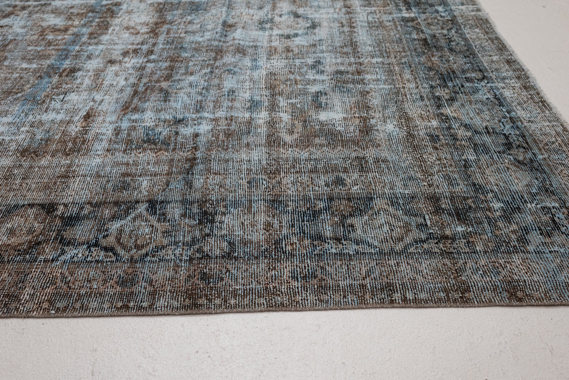 RESERVED | BW | 8&#39;6 x 12&#39;0 | Blue Distressed Antique Mahal | Designers M-481