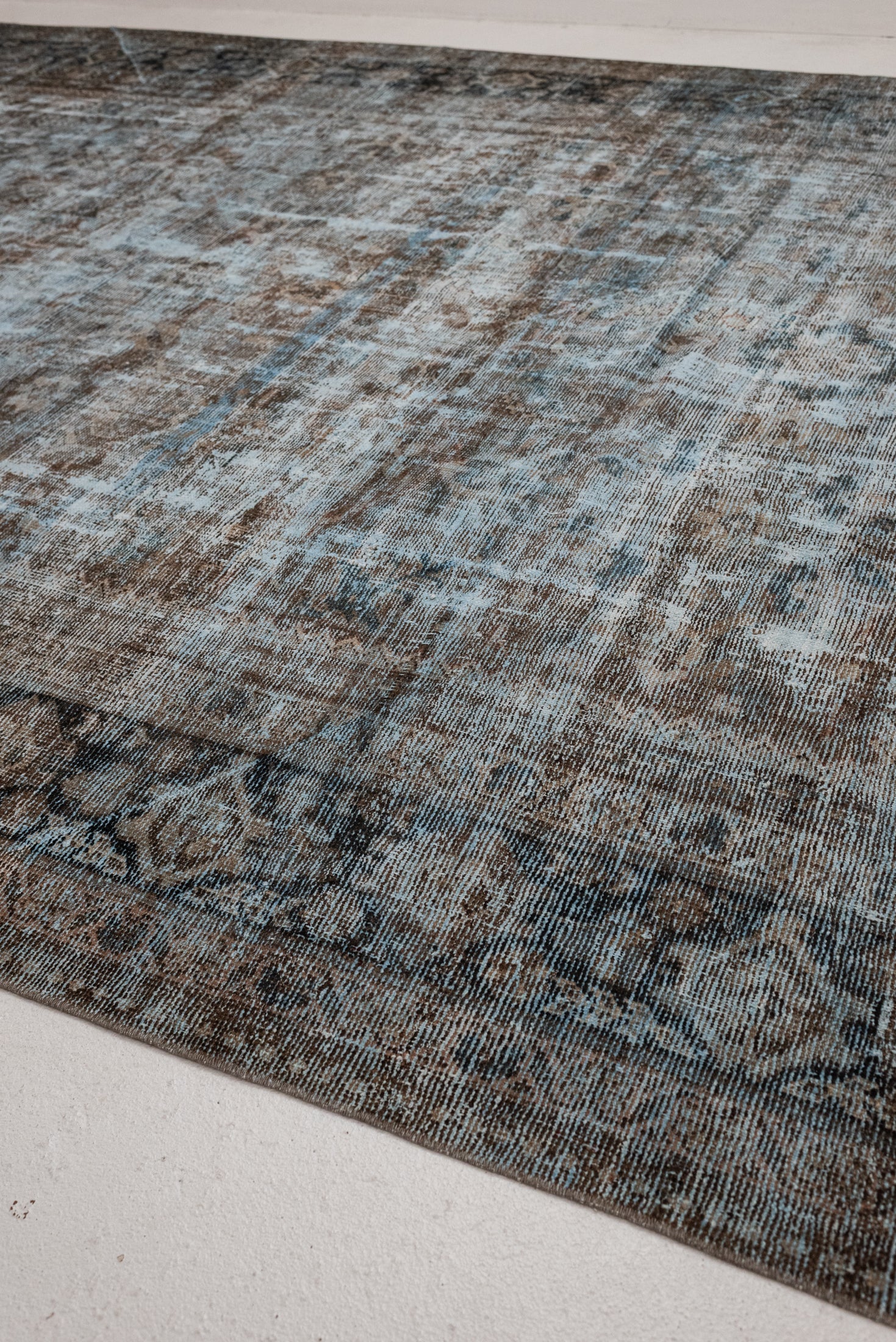 RESERVED | BW | 8&#39;6 x 12&#39;0 | Blue Distressed Antique Mahal | Designers M-481