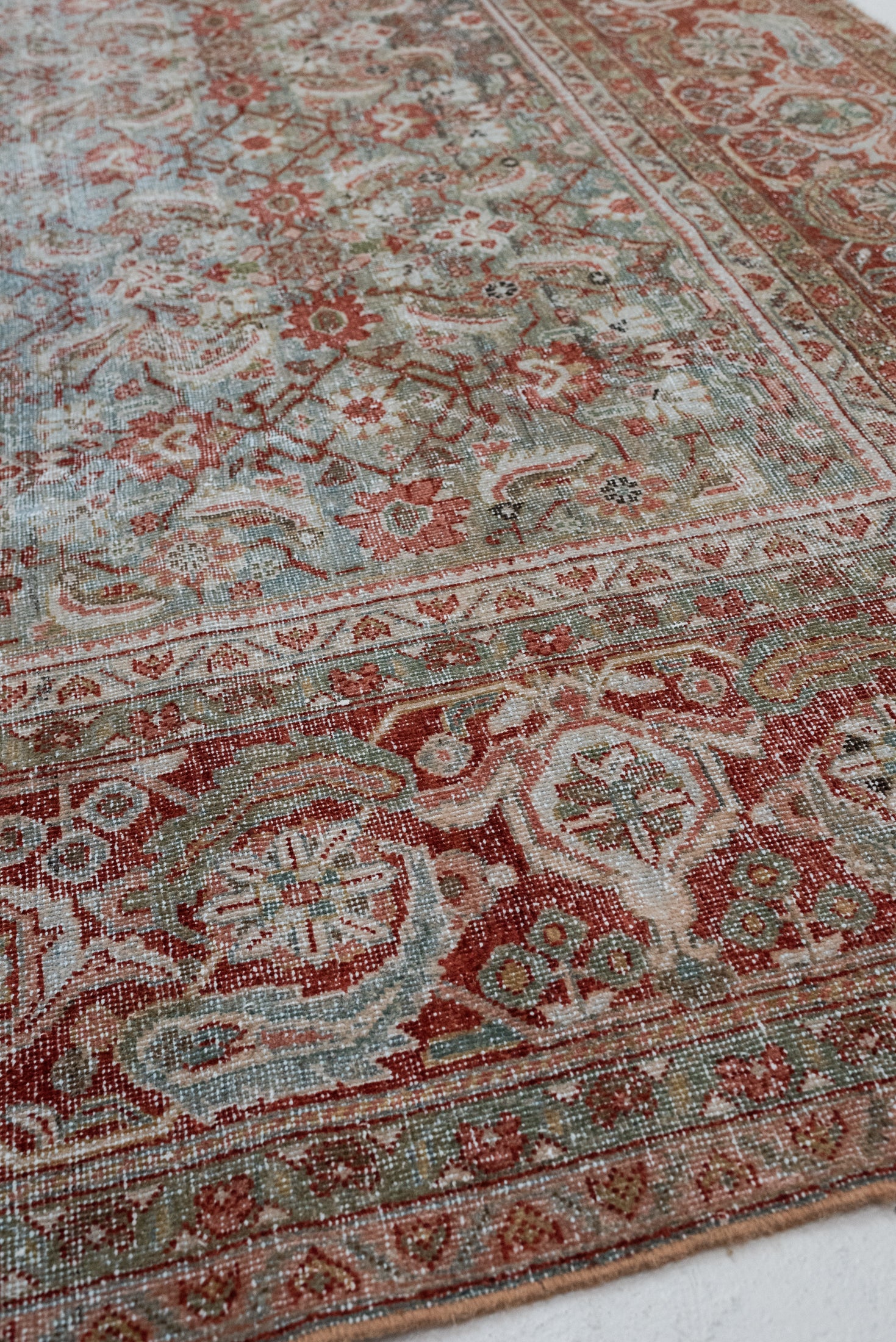 10&#39;7 x 13&#39;4 | Beautiful Oversized Vintage Mahal | Designers L-087