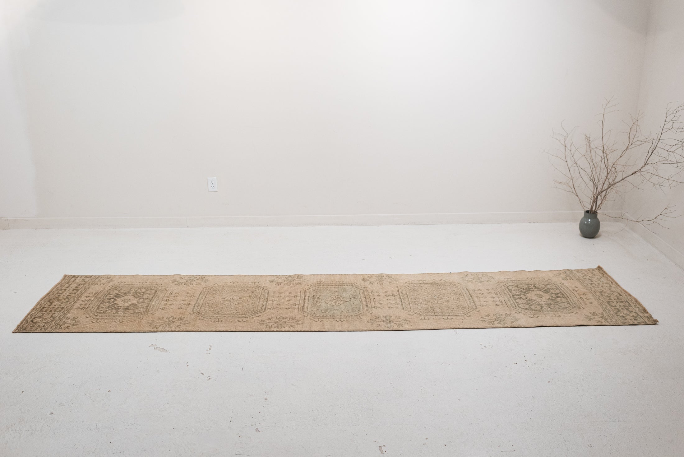 2'9 x 12'5 | R-4399