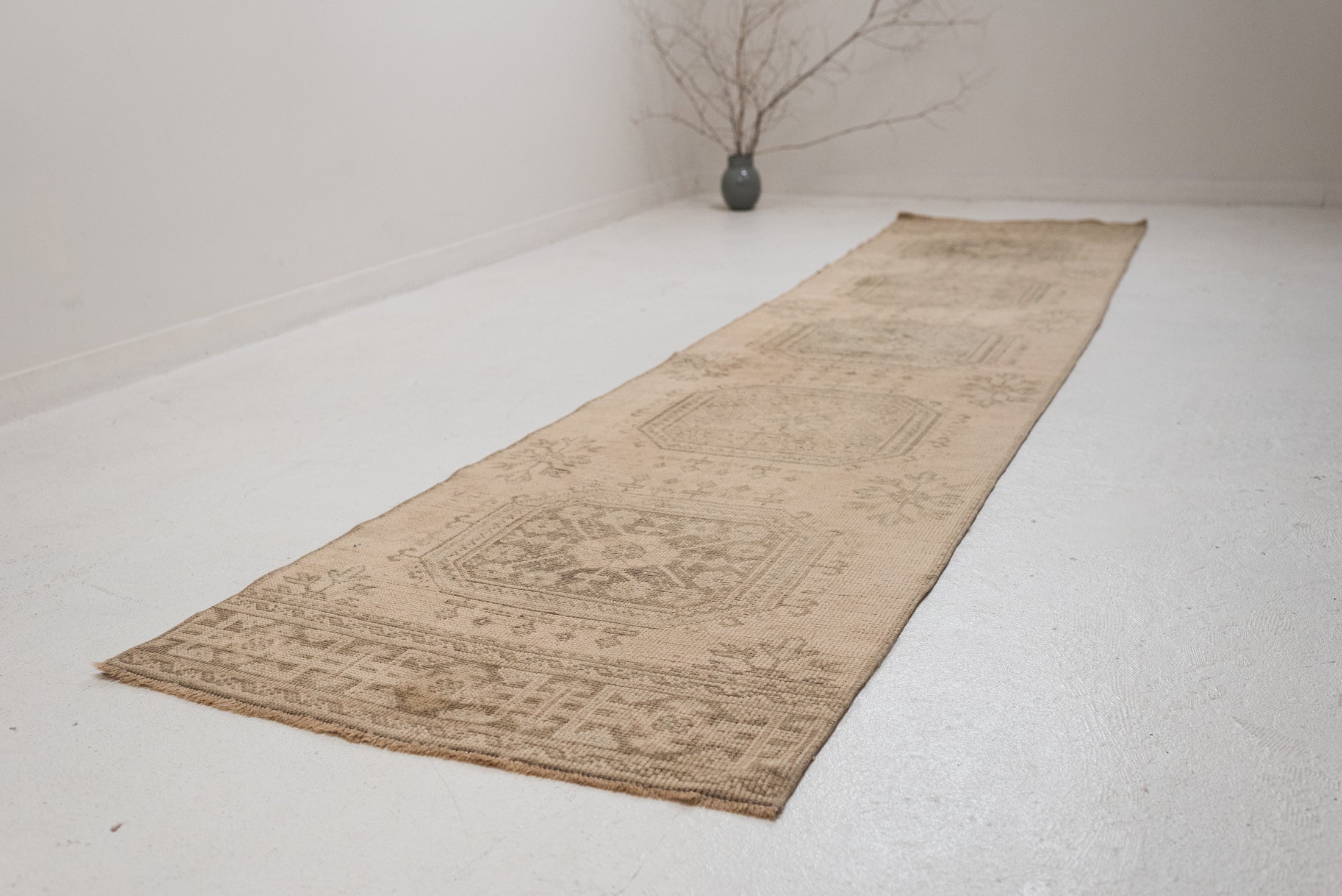 2'9 x 12'5 | R-4399