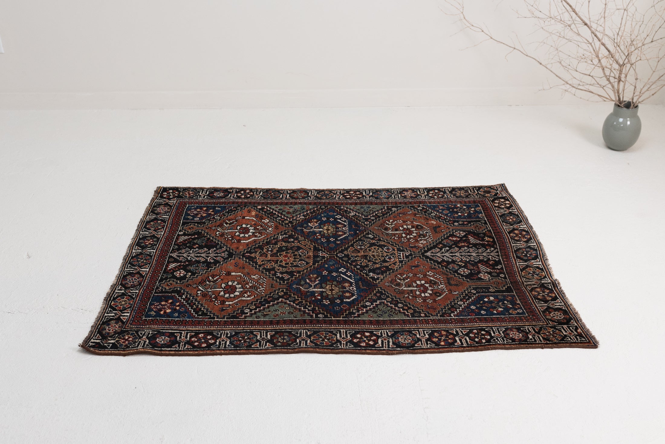 3&#39;3 x 4&#39;10 | Small Moody Rug | CE-W-2847