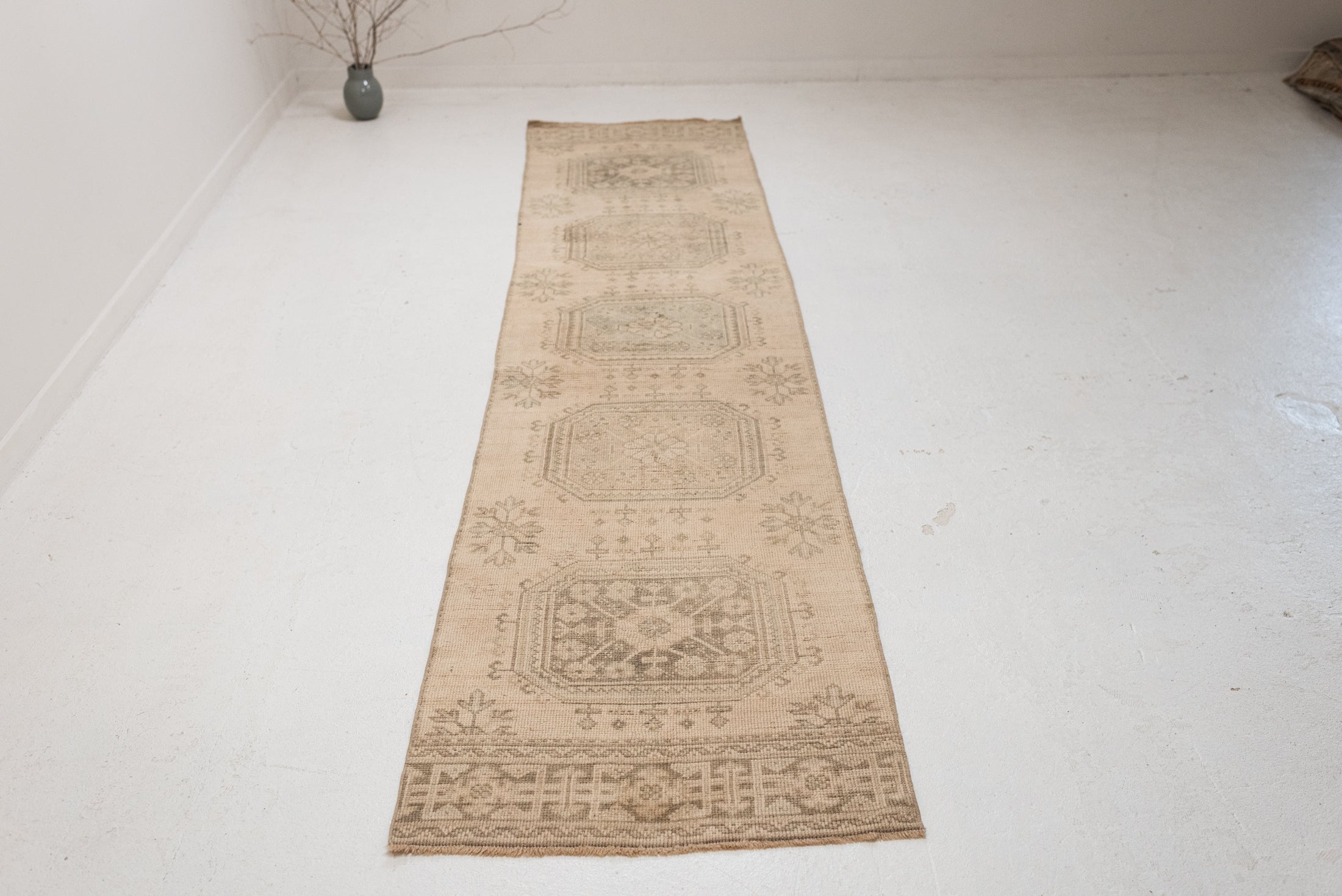 2'9 x 12'5 | R-4399