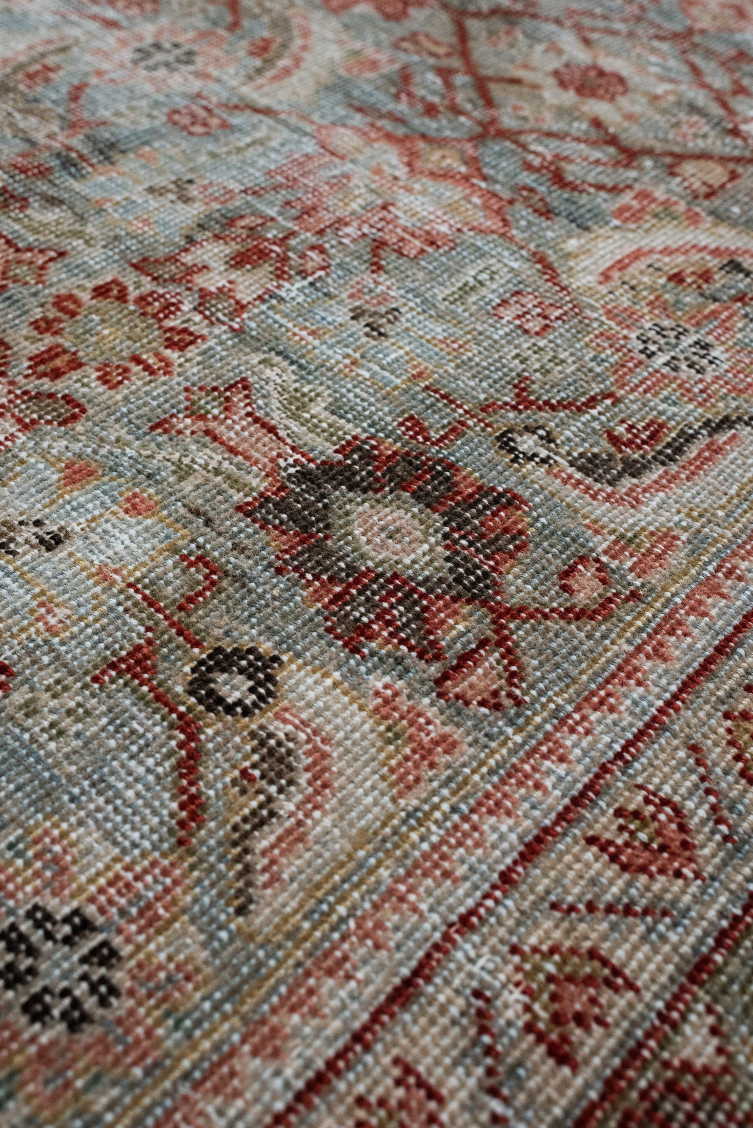 10&#39;7 x 13&#39;4 | Beautiful Oversized Vintage Mahal | Designers L-087