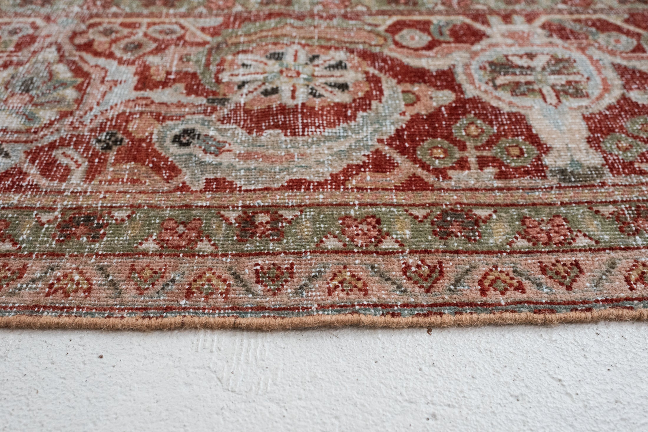 10&#39;7 x 13&#39;4 | Beautiful Oversized Vintage Mahal | Designers L-087