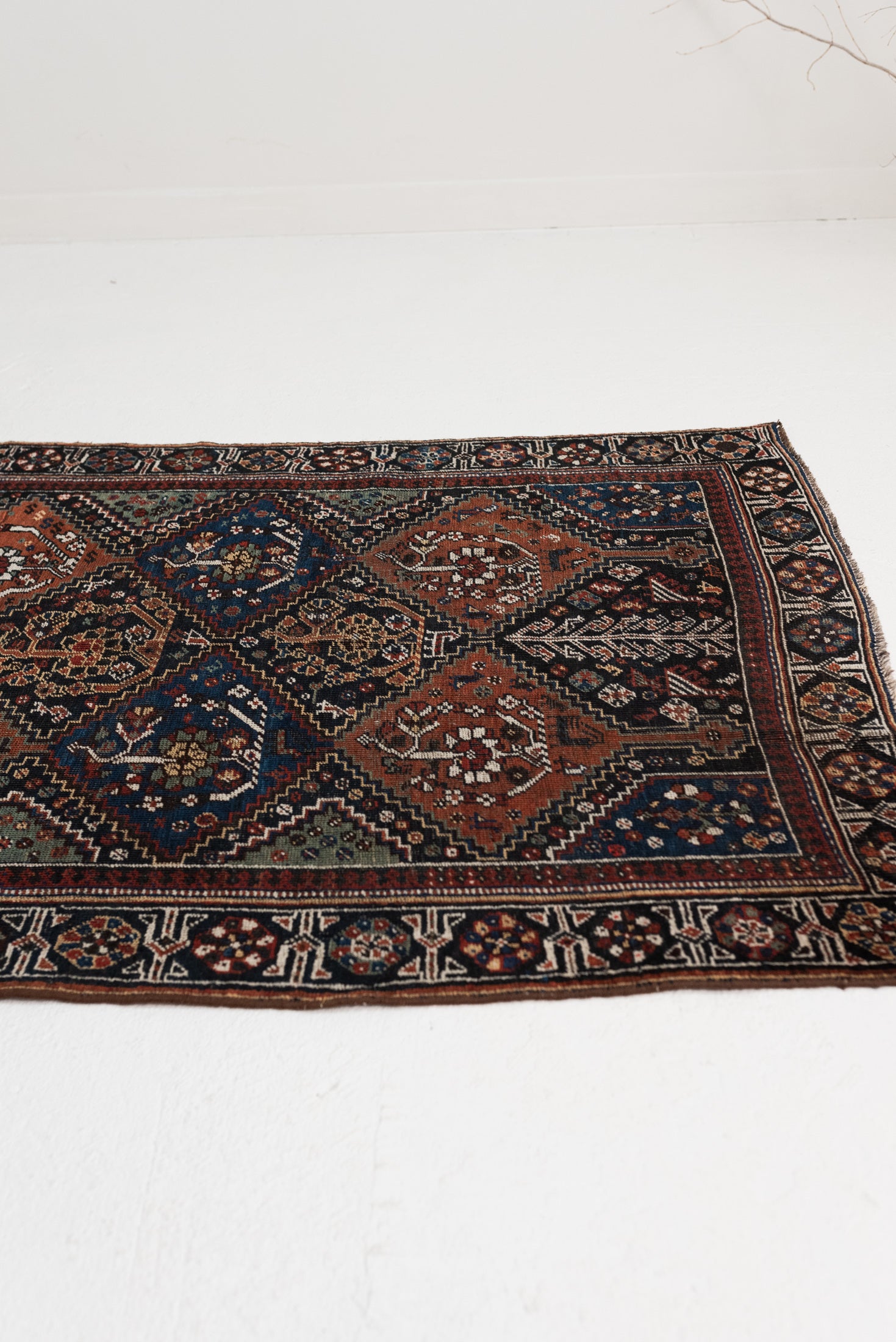 3&#39;3 x 4&#39;10 | Small Moody Rug | CE-W-2847