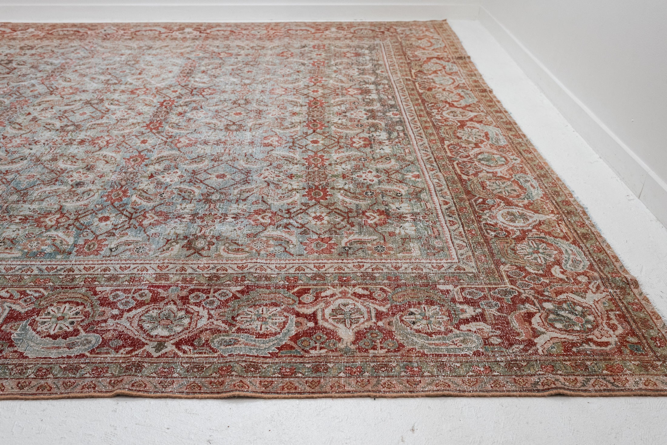 10&#39;7 x 13&#39;4 | Beautiful Oversized Vintage Mahal | Designers L-087