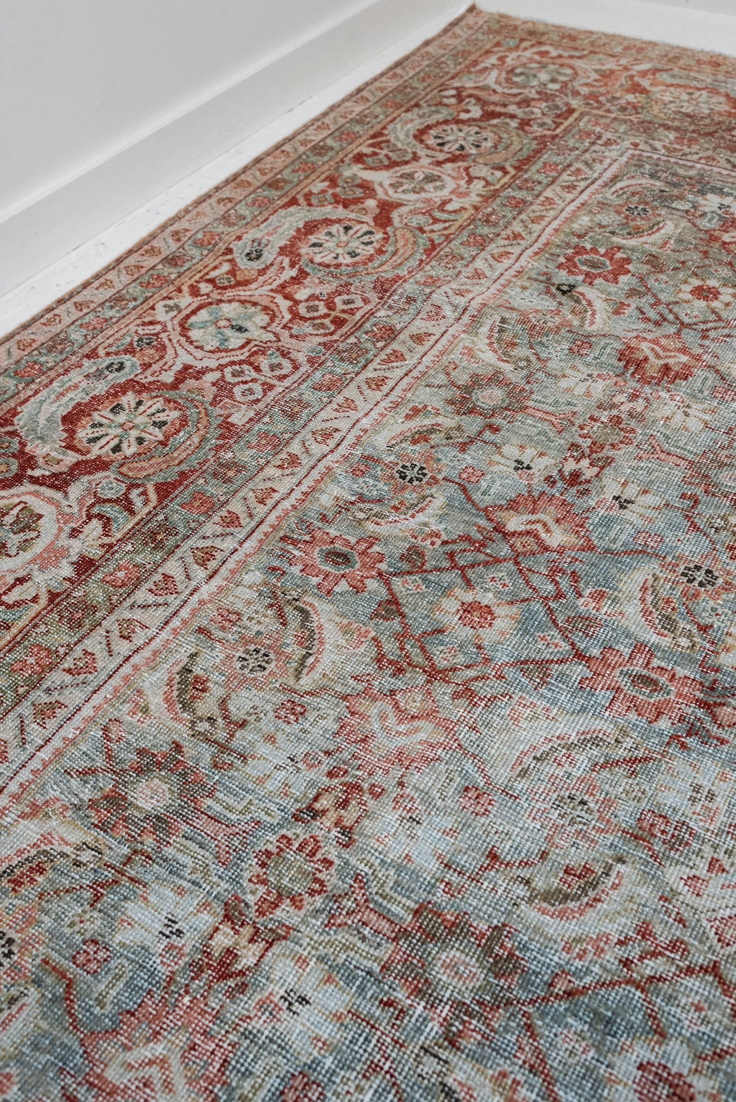 10&#39;7 x 13&#39;4 | Beautiful Oversized Vintage Mahal | Designers L-087