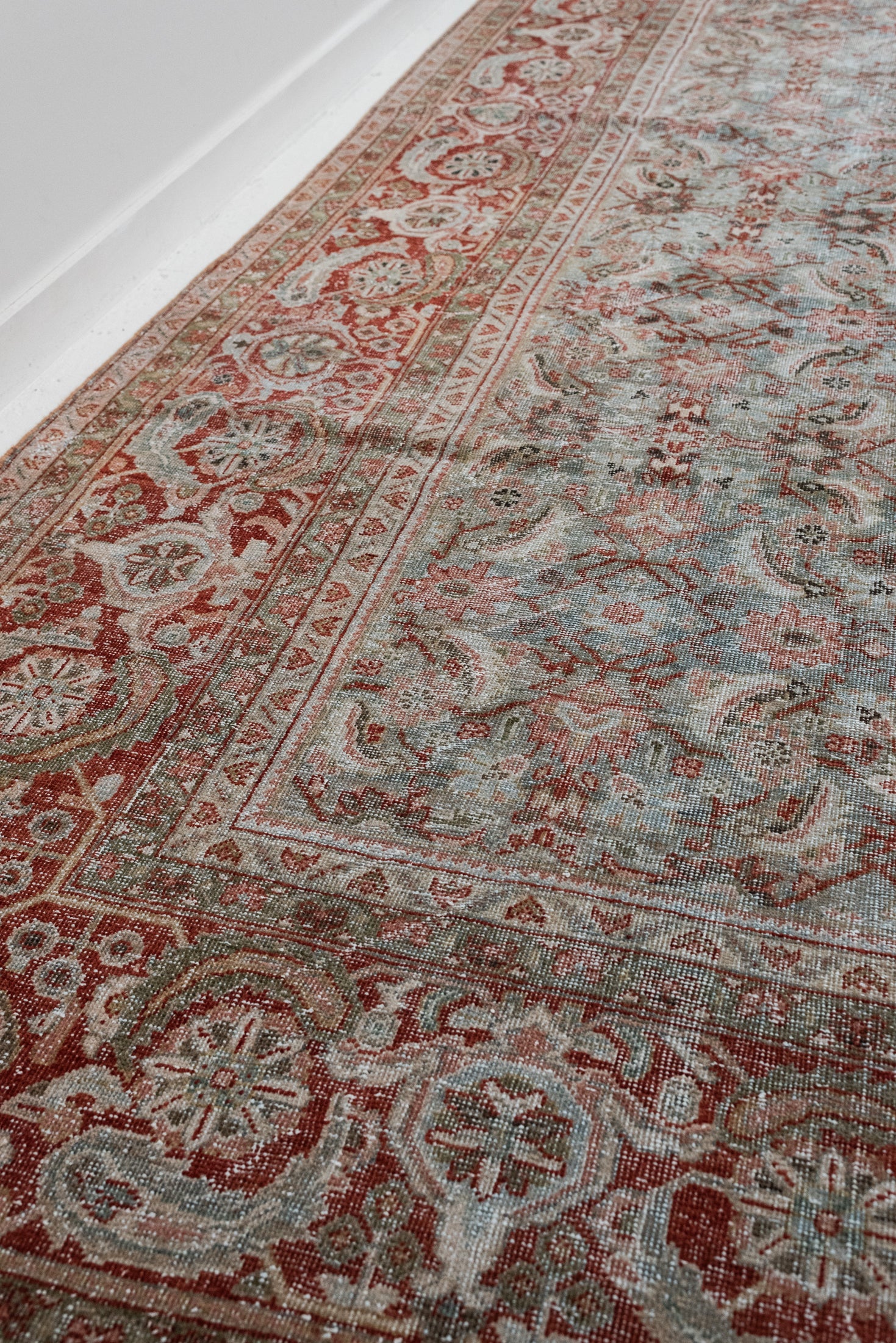 10&#39;7 x 13&#39;4 | Beautiful Oversized Vintage Mahal | Designers L-087