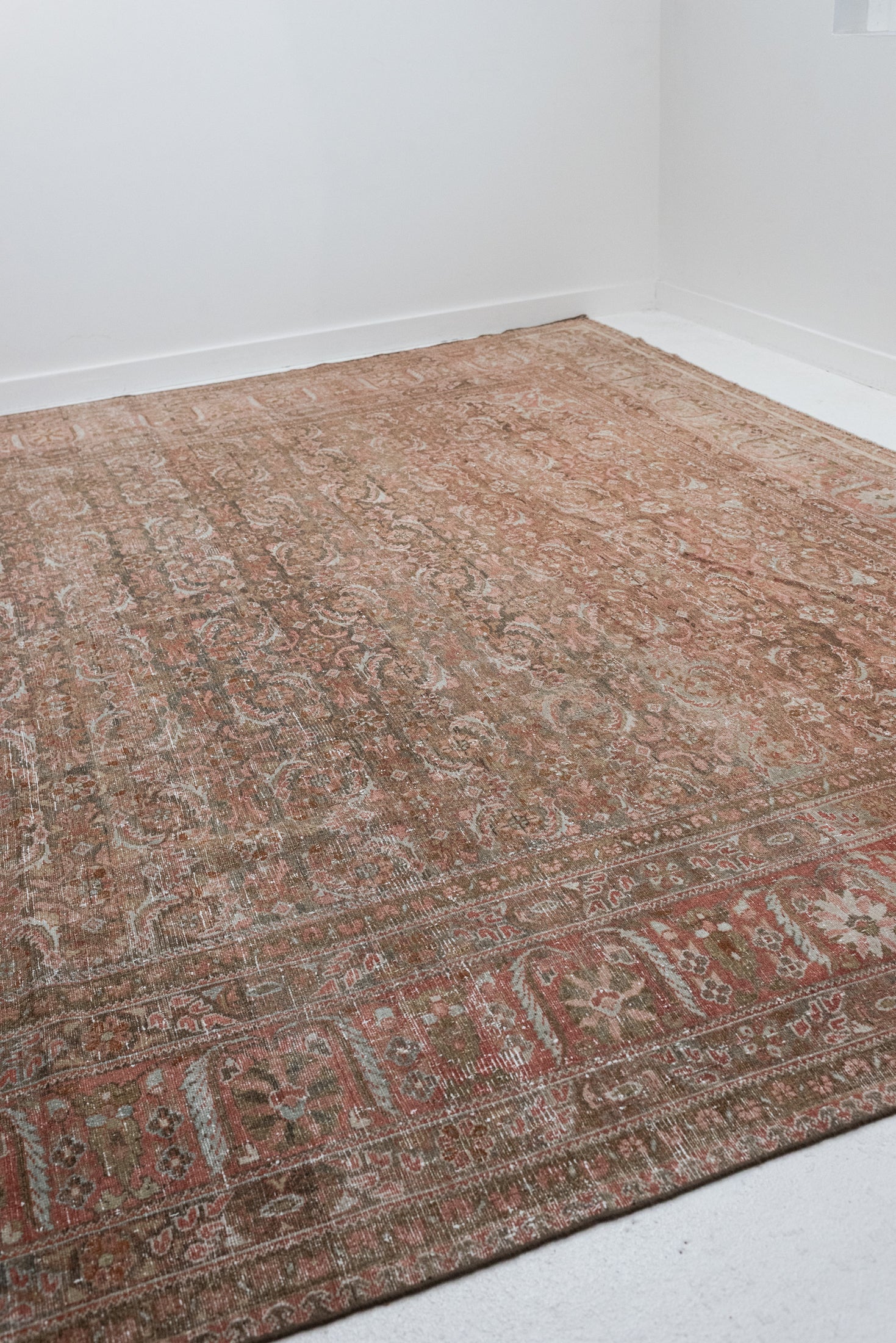 10&#39;4 x 13&#39;5 | Oversized Vintage Mahal |  L-3731