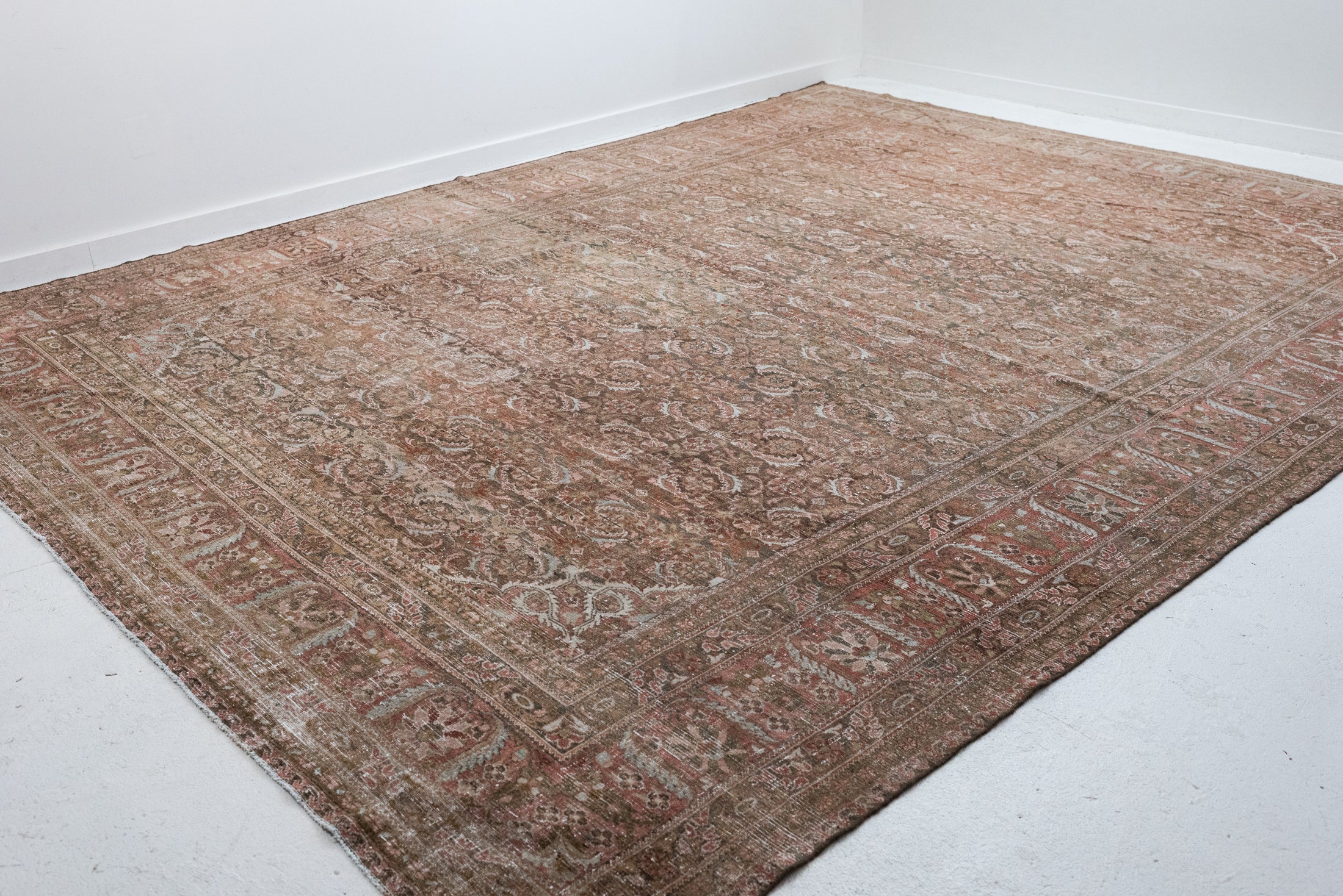 10&#39;4 x 13&#39;5 | Oversized Vintage Mahal |  L-3731