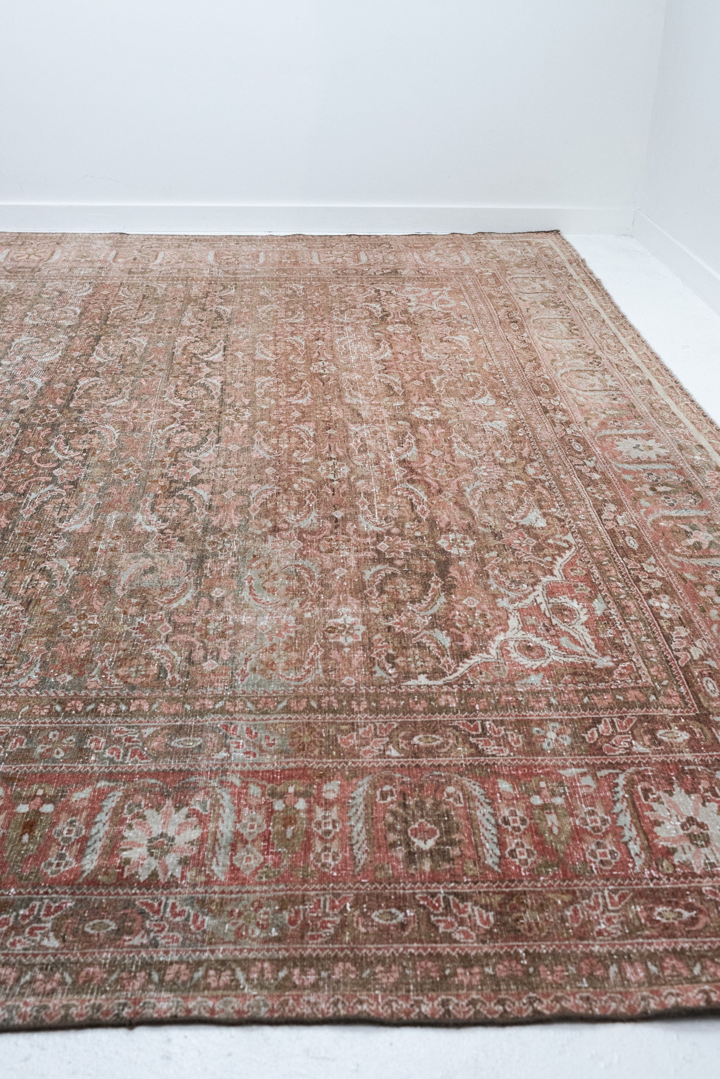 10&#39;4 x 13&#39;5 | Oversized Vintage Mahal |  L-3731