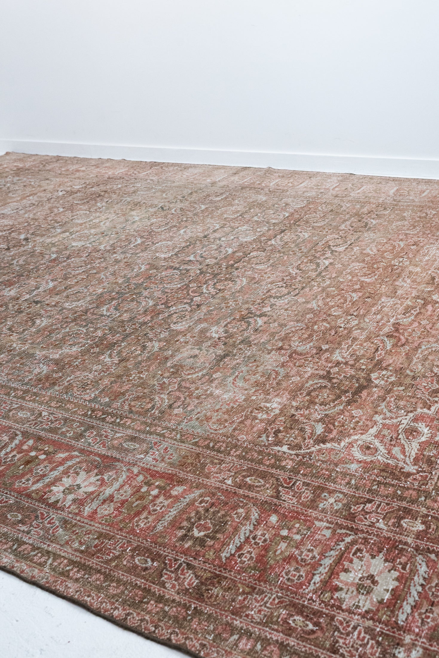 10&#39;4 x 13&#39;5 | Oversized Vintage Mahal |  L-3731