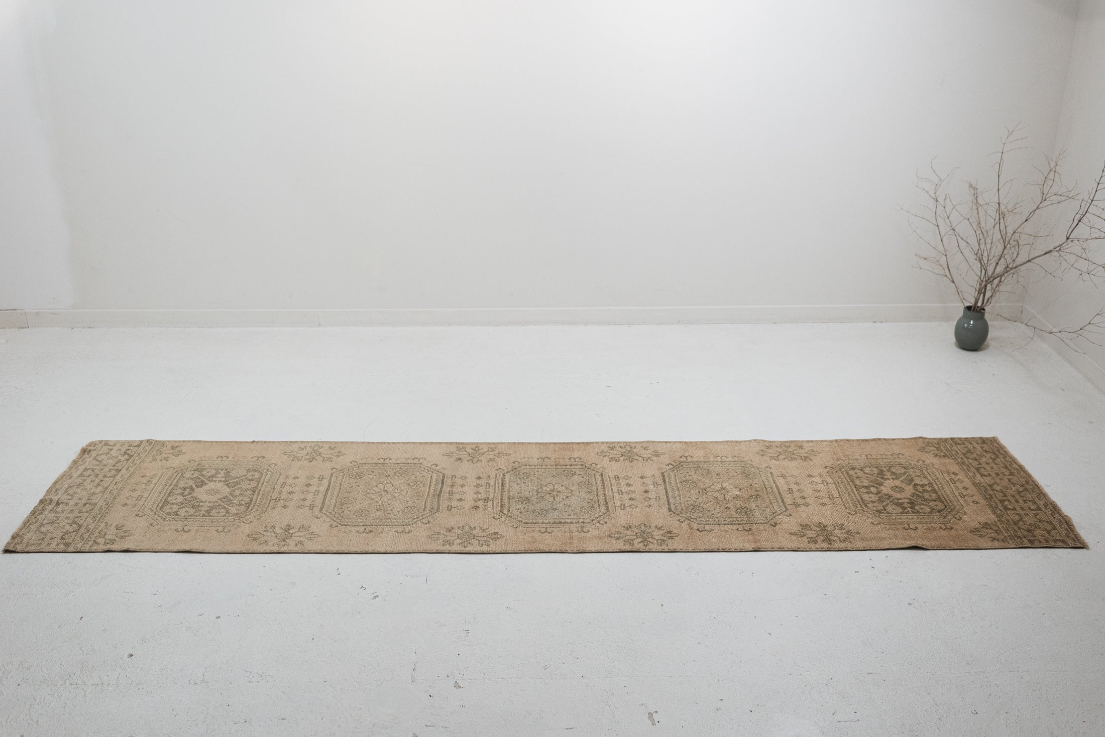 2'8 x 12'3 | R-4398