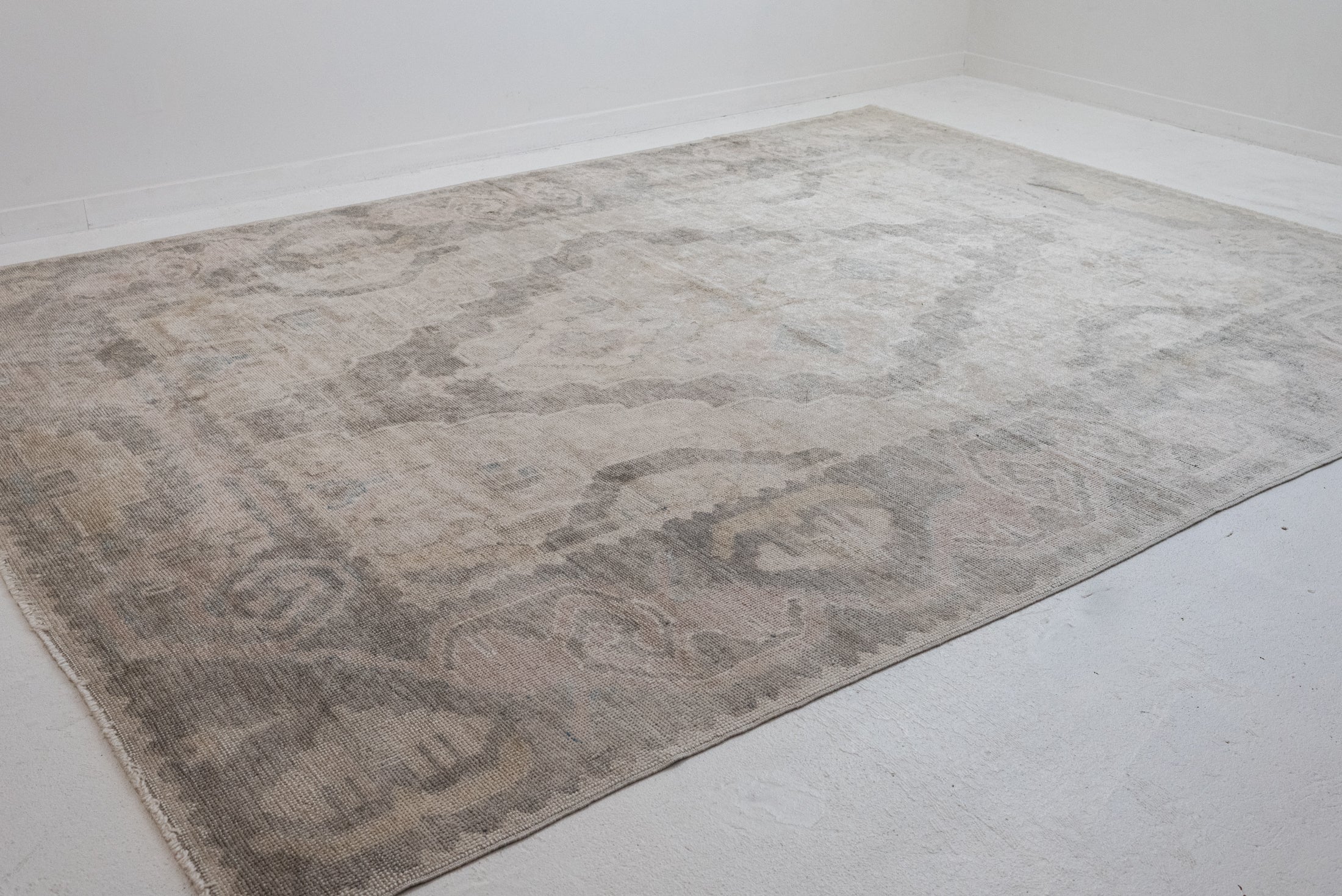 8'11 x 11'10 | CK-L-3769