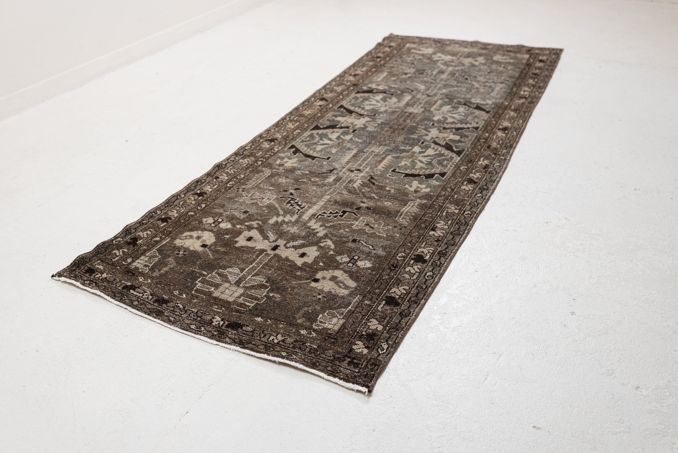3'3 x 9'0 | R-4542