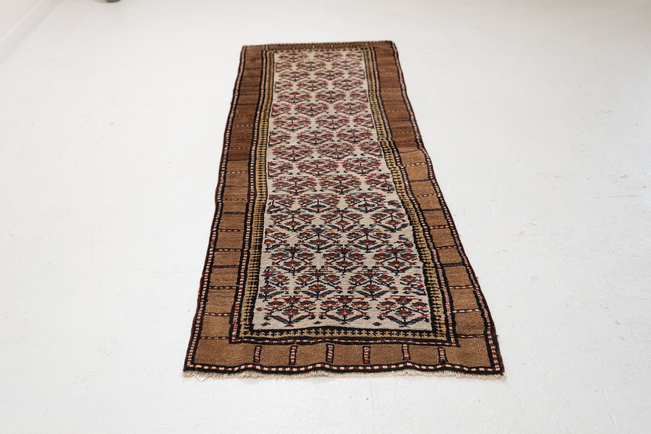 2'8 x 7'11 | CE-R-4320