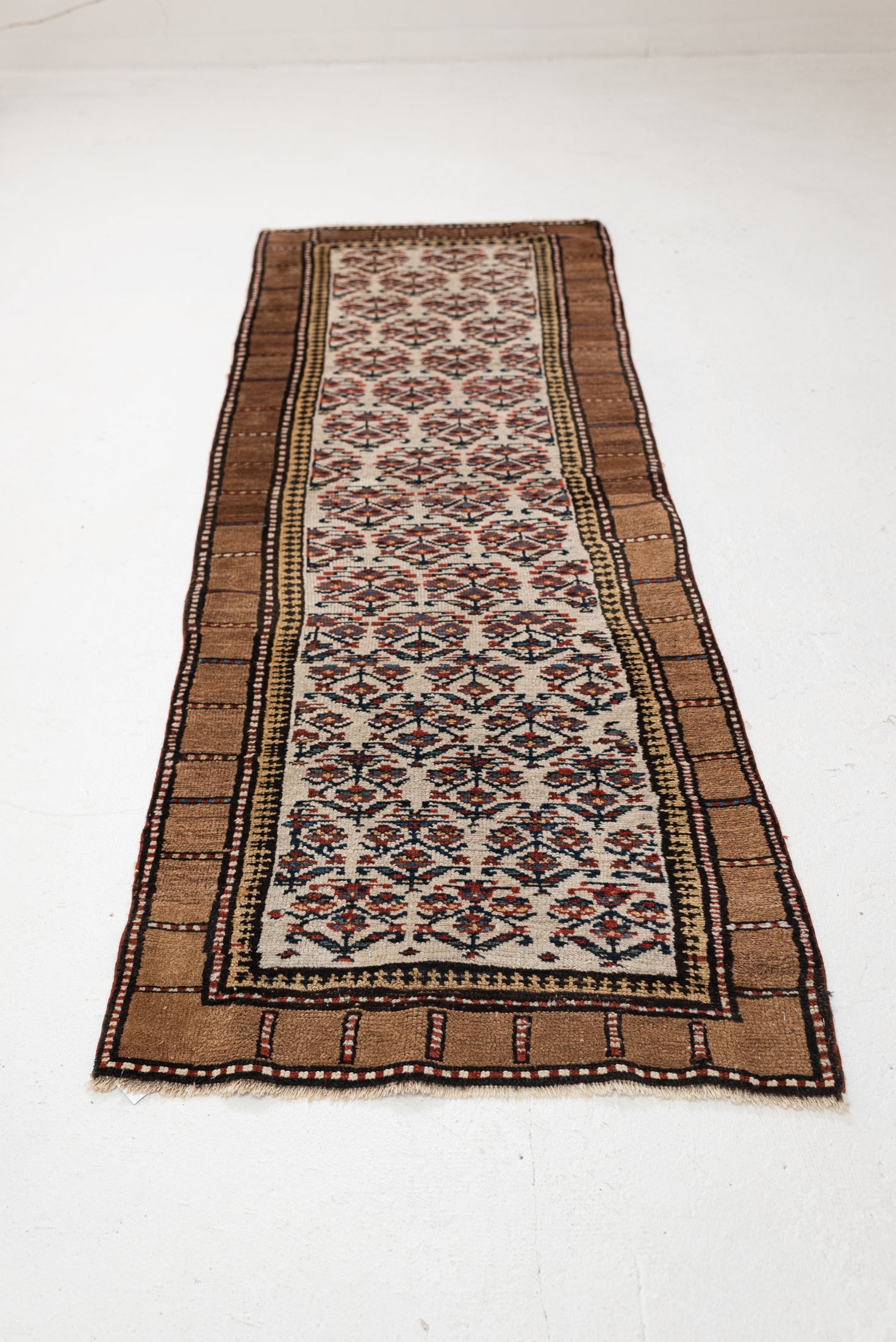 2'8 x 7'11 | CE-R-4320
