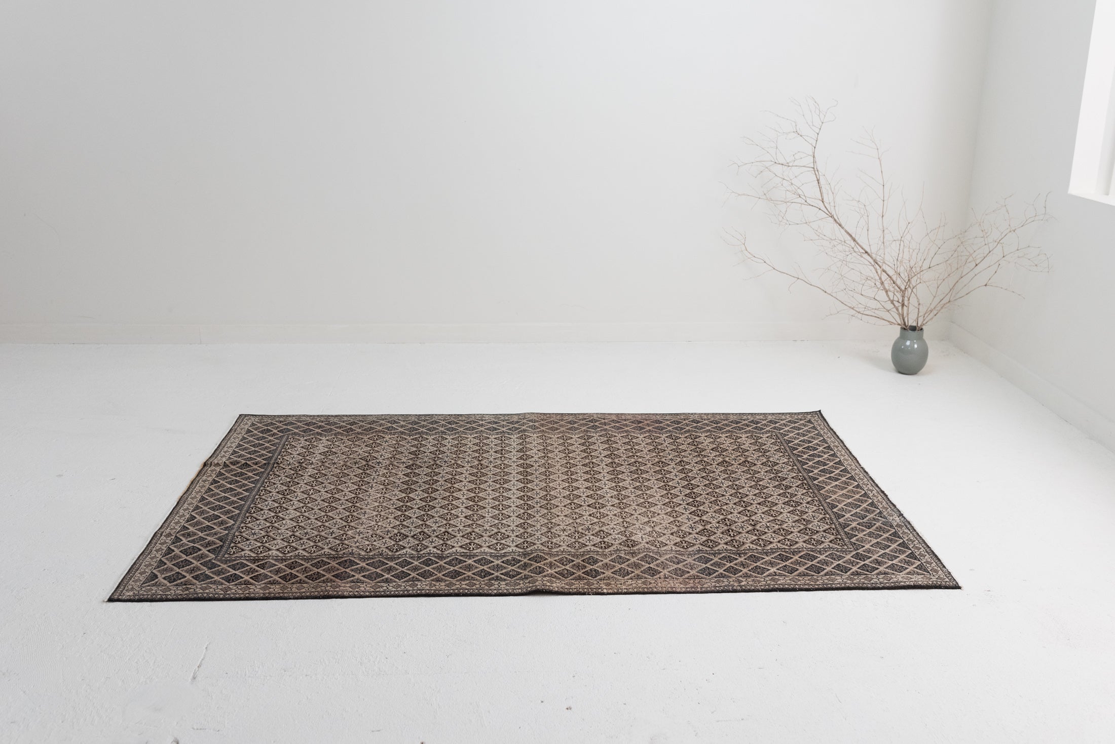 4&#39;8 x 7&#39;5 | Brown Checkered Vintage Rug | N-2919