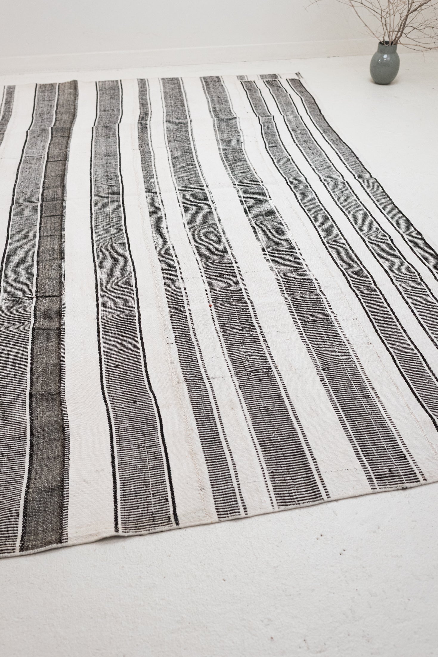 9&#39;8 x 12&#39;0 | Extra Large Vintage Kilim Rug | CE-L-3417