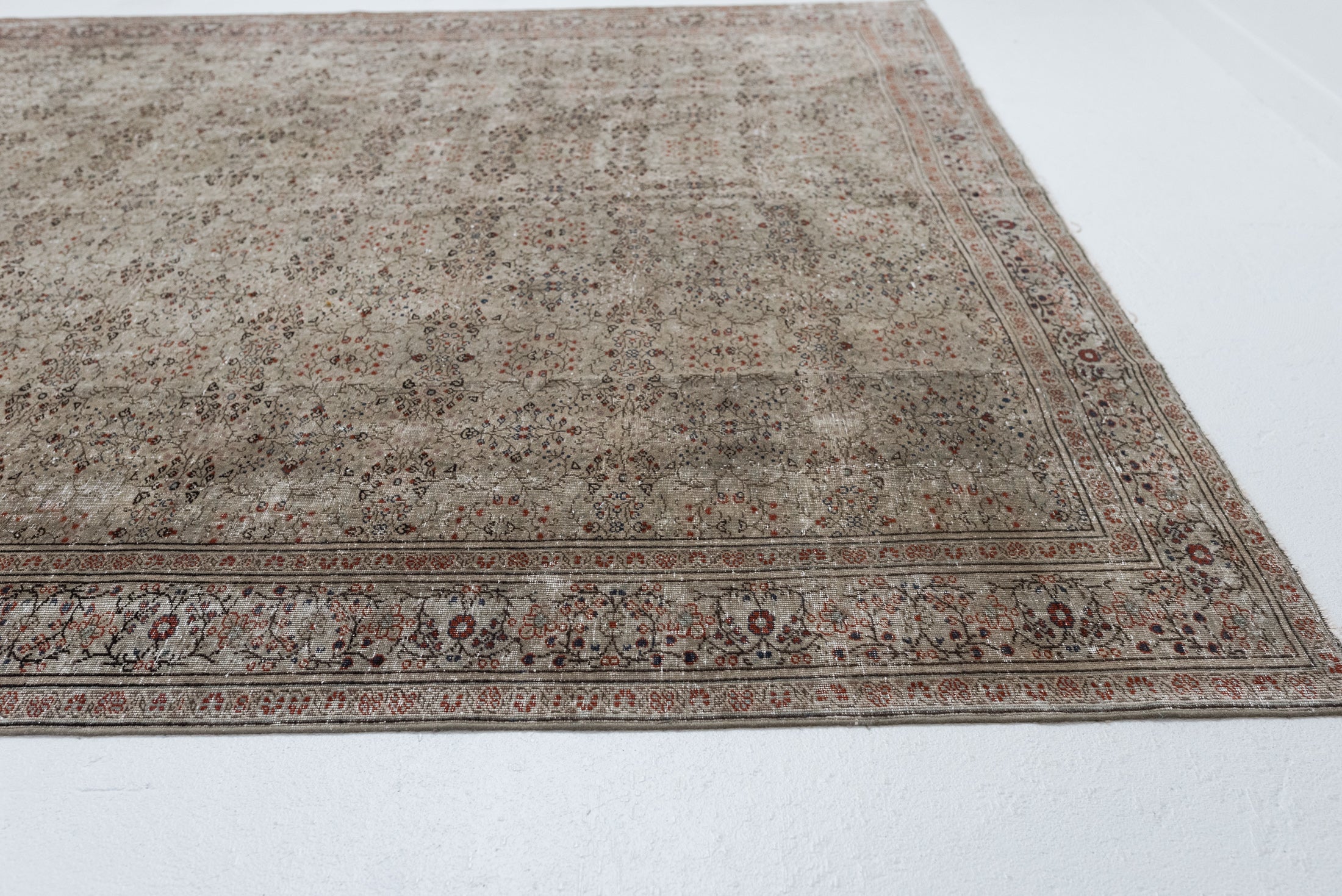 8&#39;7 x 11&#39;8 | Green Vintage Kayseri Rug | E-2927